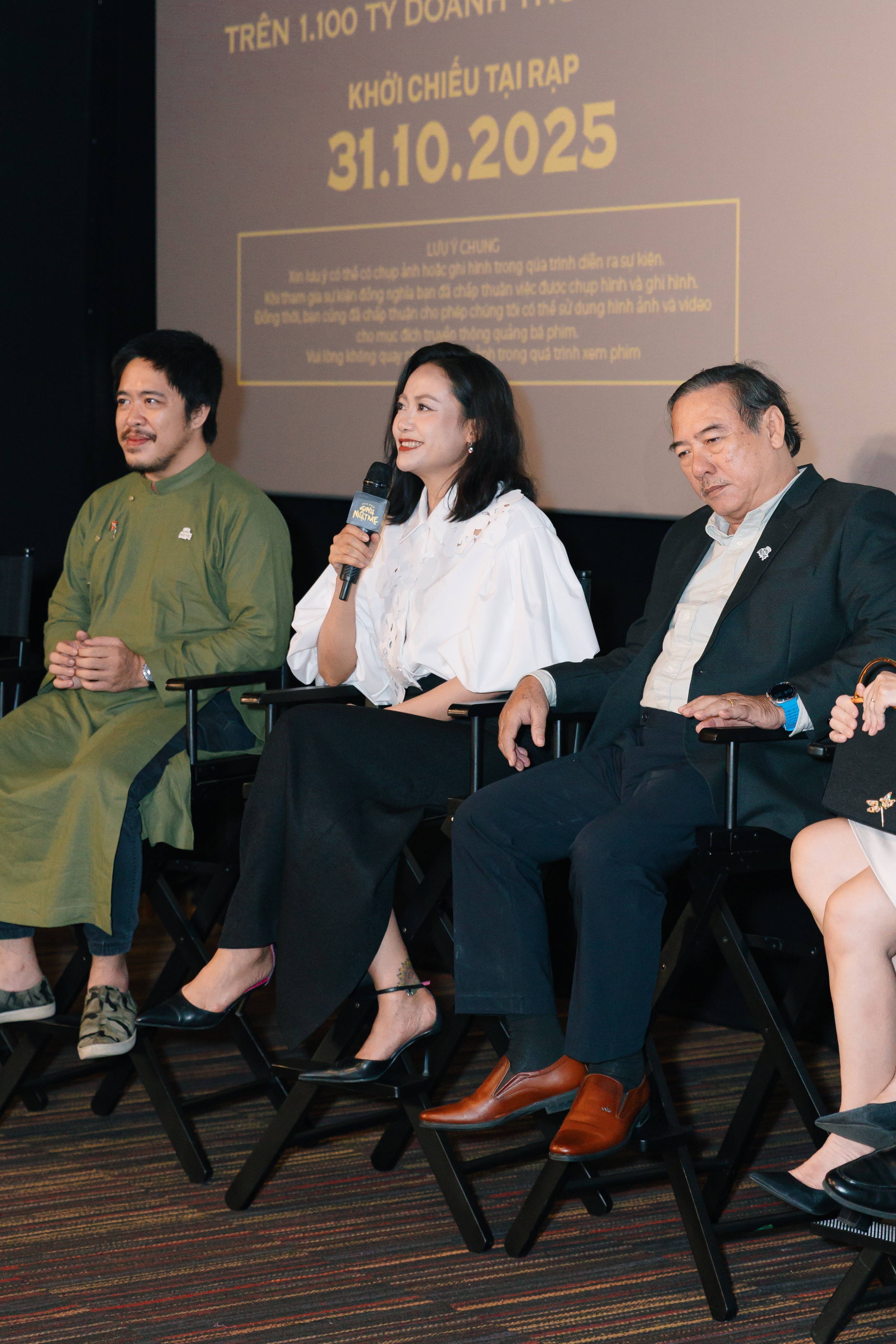 'Phá đám: Sinh nhật mẹ': Gieo hạt giống cảm xúc từ 'Hạnh phúc của tang gia' và ca khúc 'Bông hồng cài áo'