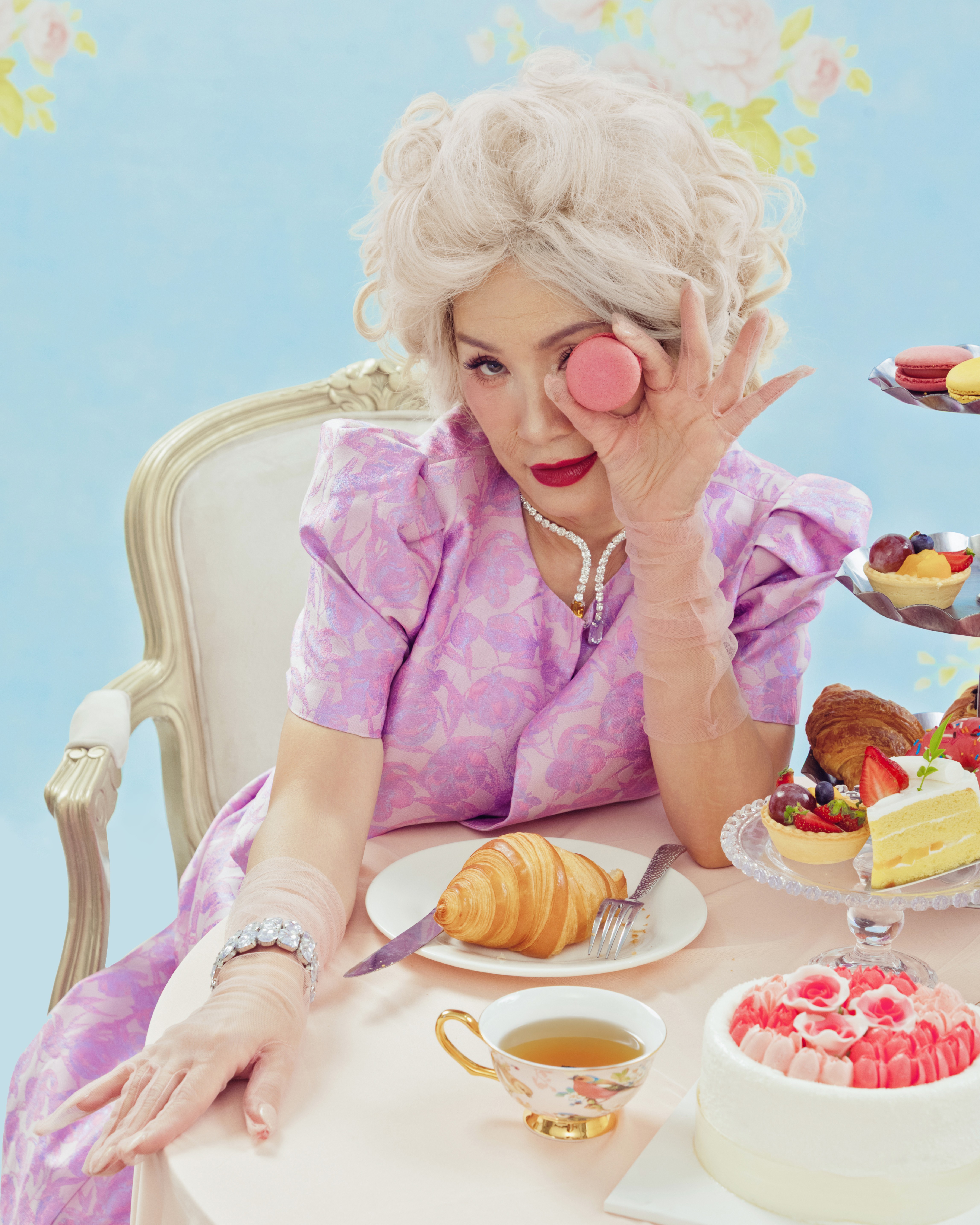 Hai bà ngoại Việt Hương - Hồng Đào lột xác siêu sang chảnh