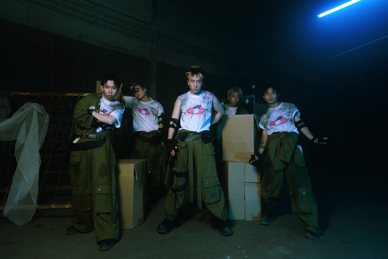 'Anh trai' Nicky và Jsol bắt tay truy lùng ma nữ - 'Em xinh' Yeolan trong MV 'Báo động Ỏ'