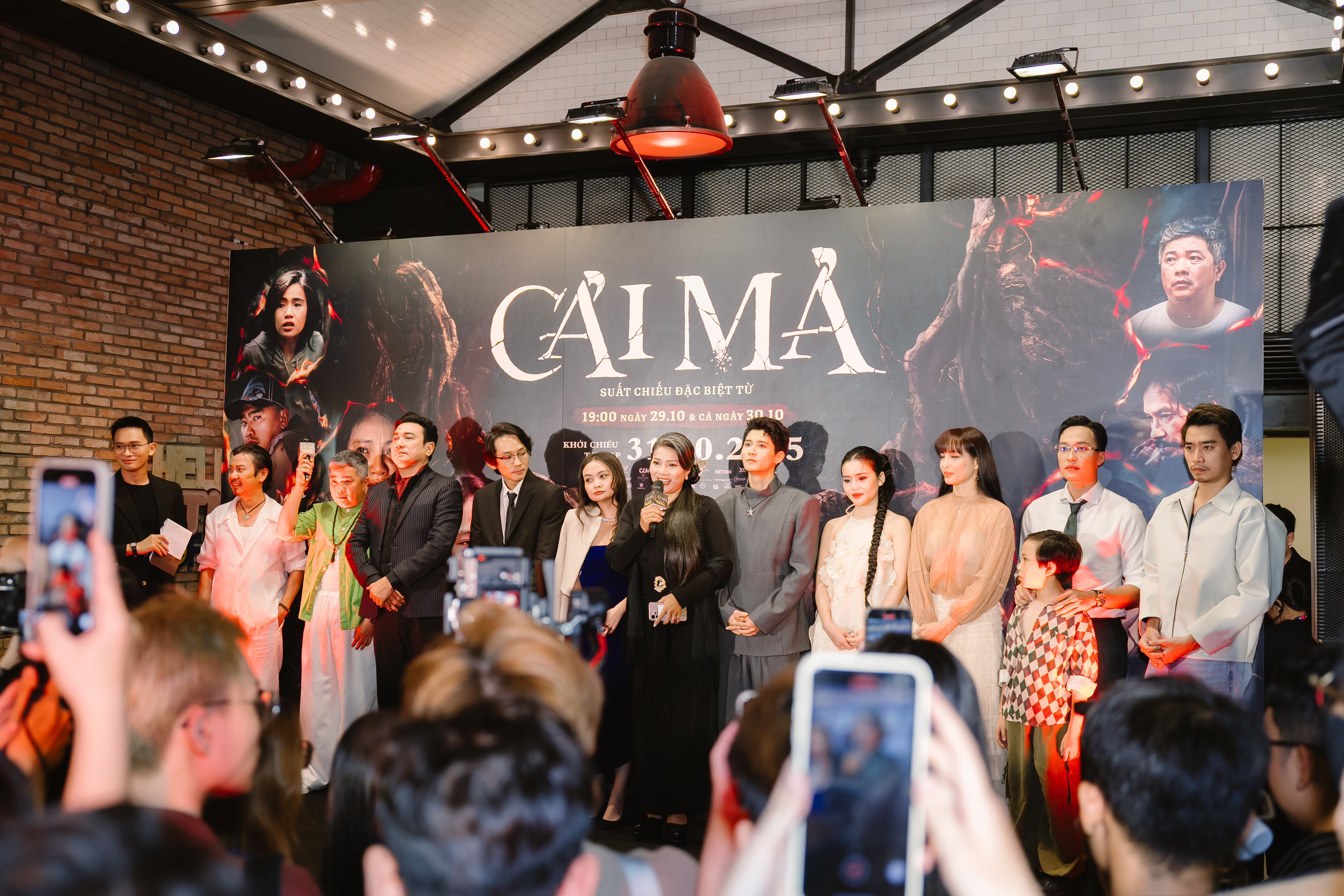 'Cải mả' gieo ám ảnh cho người xem sau suất chiếu đầu tiên