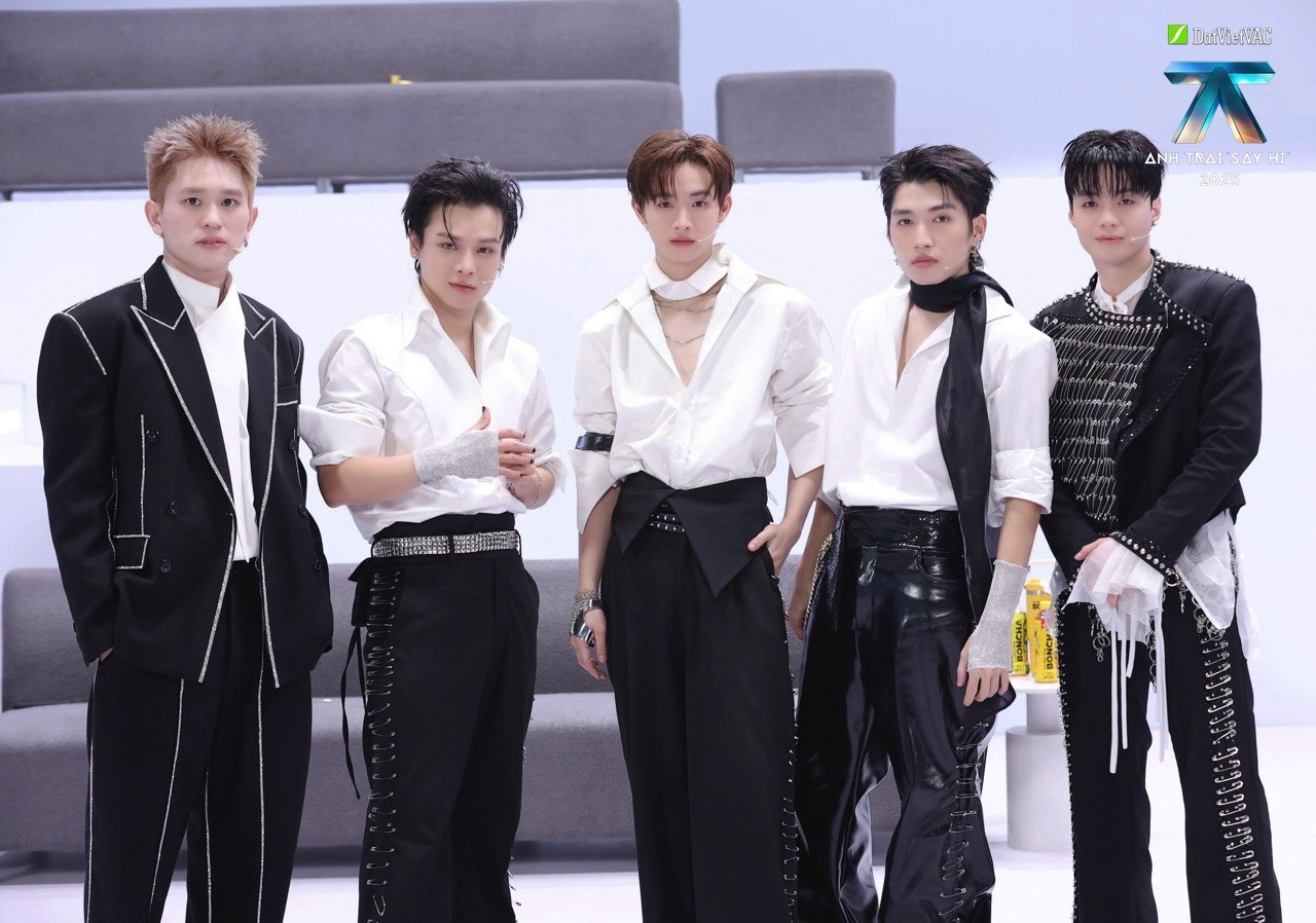 'Anh trai 'Say Hi' 2025' tập 7: 6 đội mang 6 màu sắc âm nhạc riêng trong Live Stage 3, team Anh trai Ngô Kiến Huy đưa khán giả trở lại thời thanh xuân