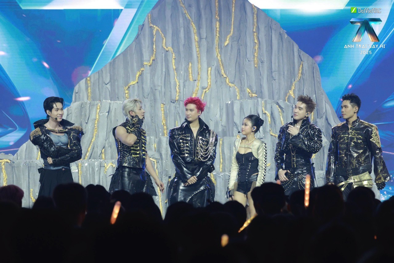 'Anh trai 'Say Hi' 2025' tập 7: 6 đội mang 6 màu sắc âm nhạc riêng trong Live Stage 3, team Anh trai Ngô Kiến Huy đưa khán giả trở lại thời thanh xuân