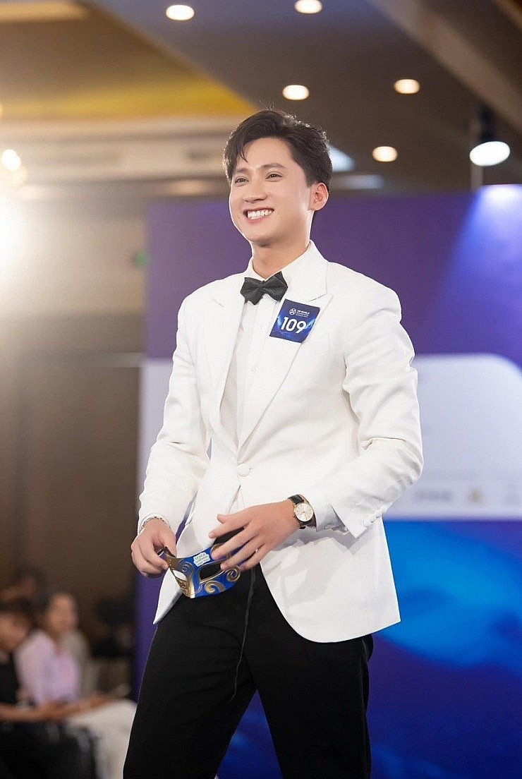 Top 10 Mr World Vietnam 2024 'chạy show' để làm MC đám cưới cho chính Giám khảo Đỗ Thị Hà