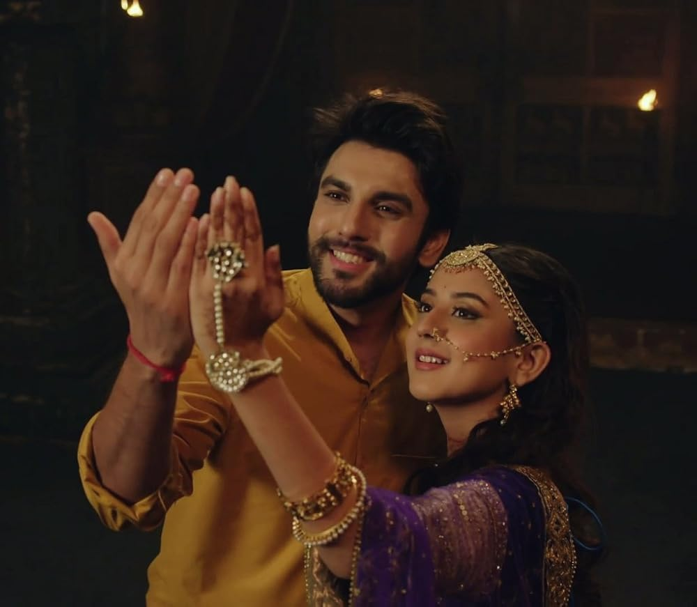 Riya Sharma - Ishaan Dhawan chinh phục khán giả Việt với 'Vượt thời gian gặp chàng bác sĩ'