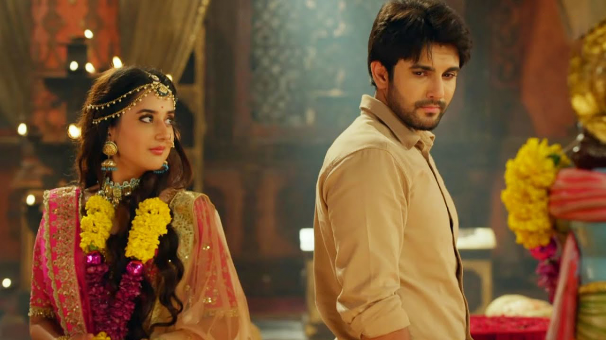 Riya Sharma - Ishaan Dhawan chinh phục khán giả Việt với 'Vượt thời gian gặp chàng bác sĩ'