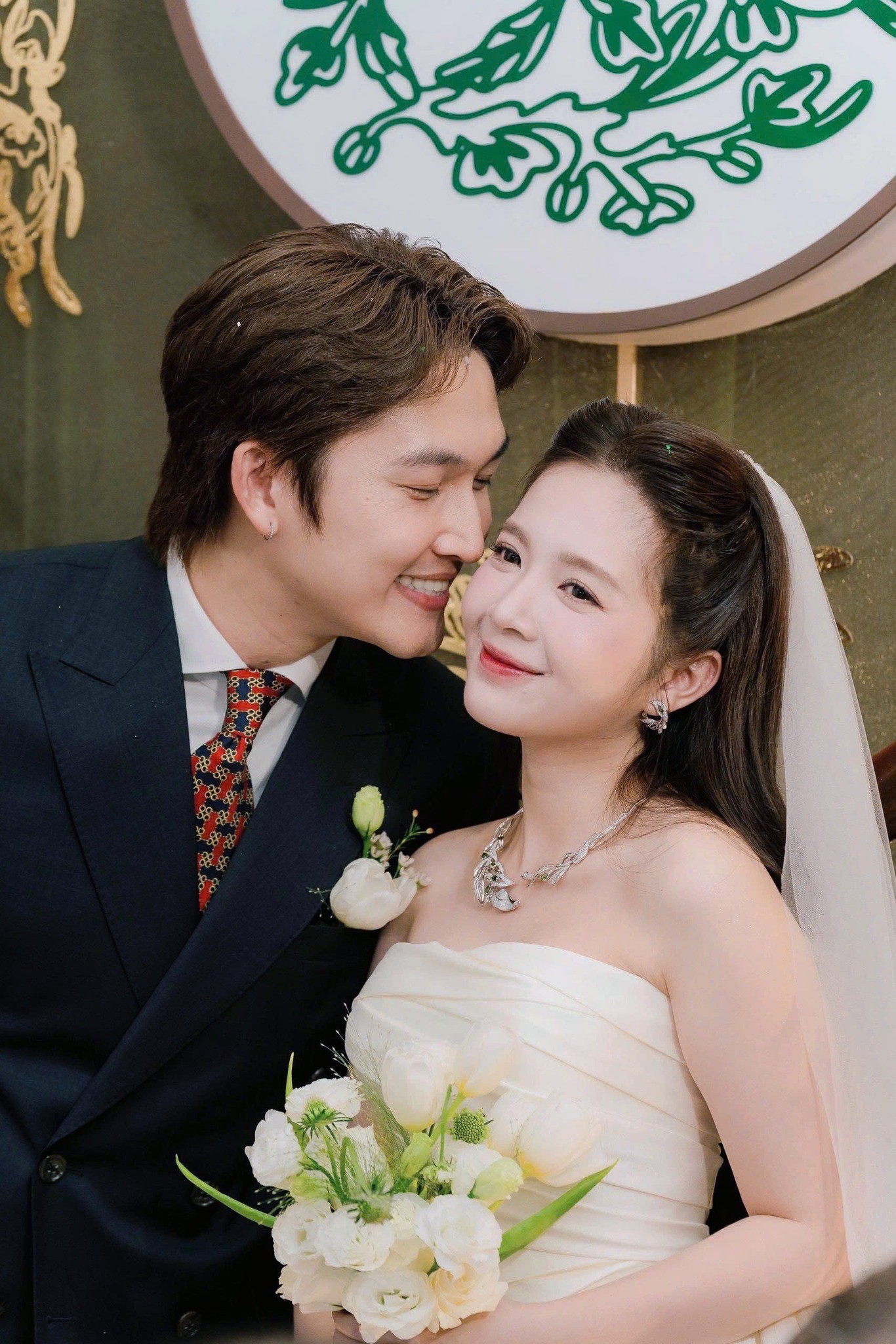 Đình Tú và Ngọc Huyền chính thức đính ước trong lễ ăn hỏi ấm cúng