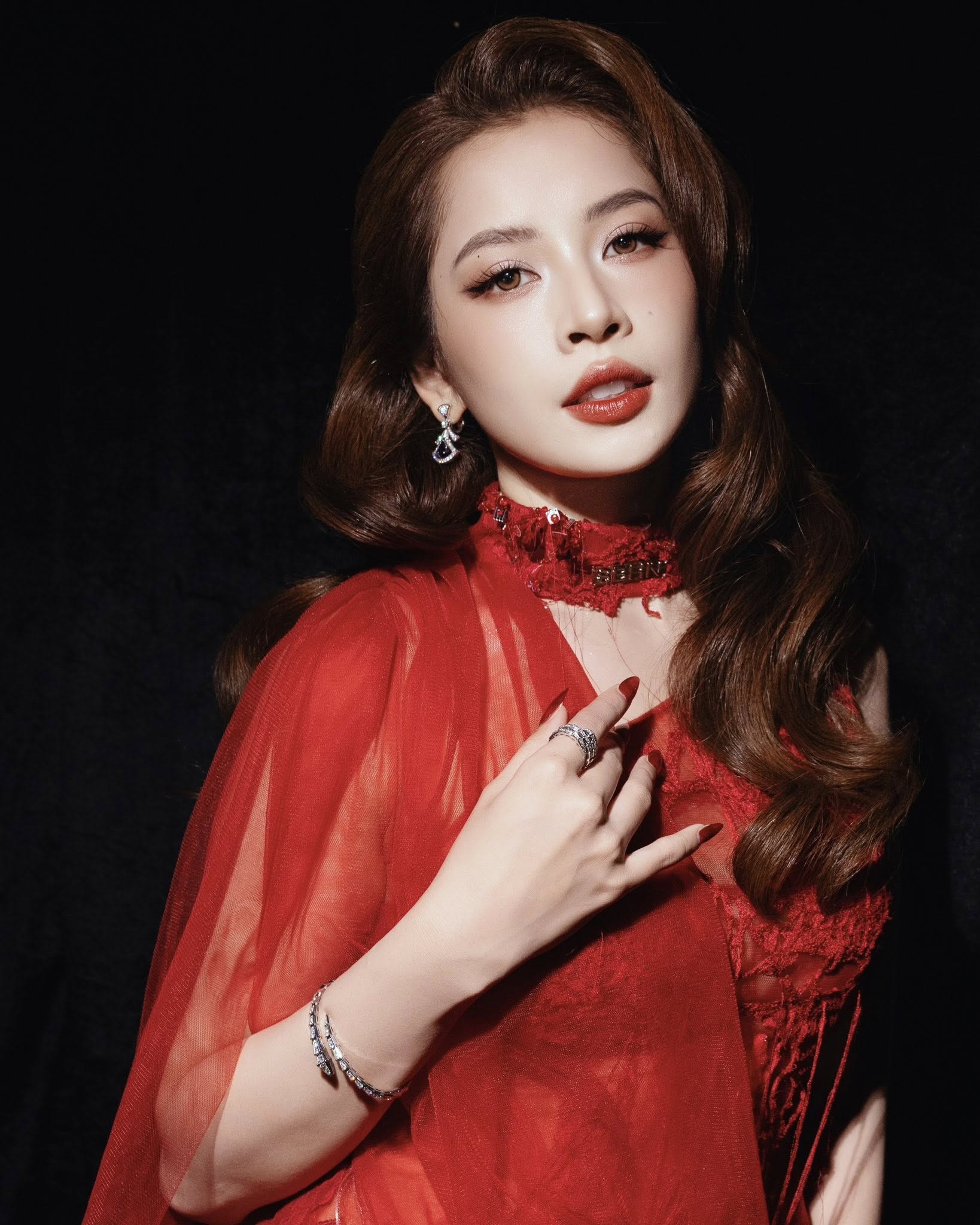 Chi Pu: Thần thái rạng rỡ, lịch trình bận rộn và bí quyết 'ghi điểm' trong Vbiz