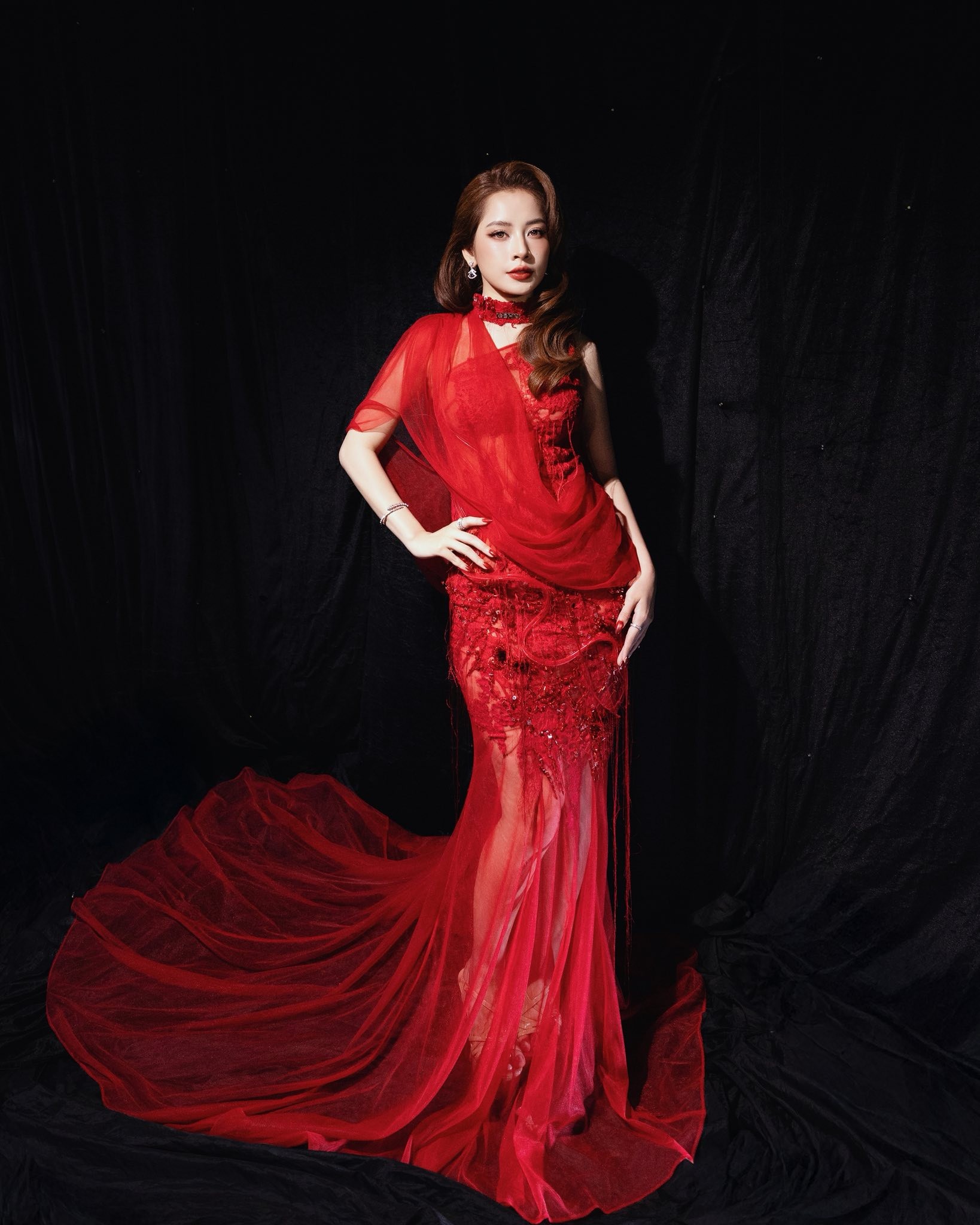 Chi Pu: Thần thái rạng rỡ, lịch trình bận rộn và bí quyết 'ghi điểm' trong Vbiz