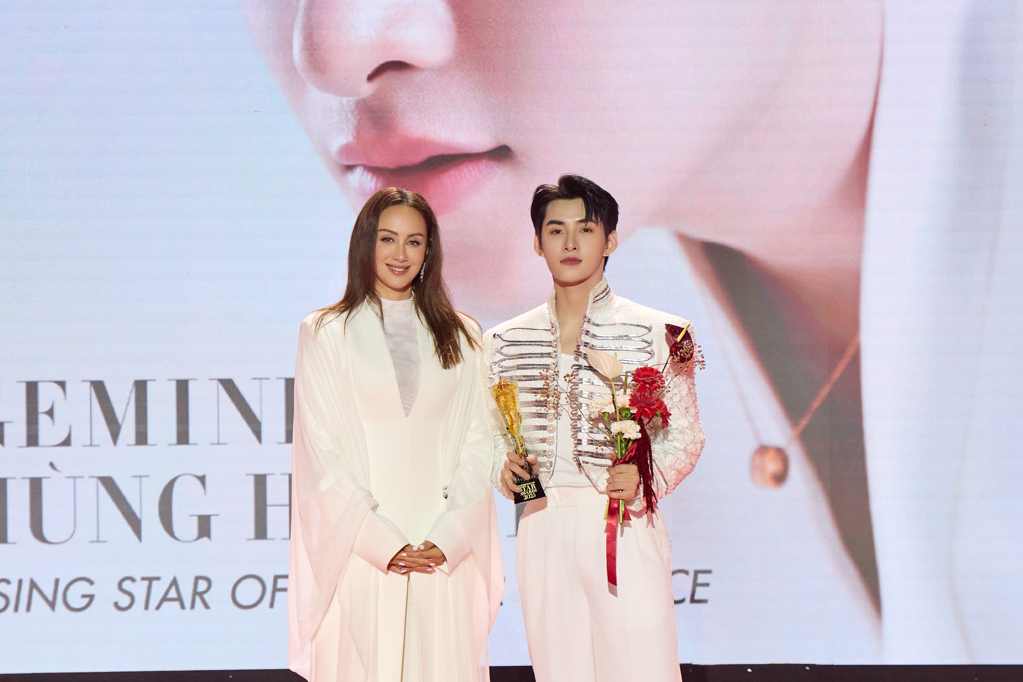 Các nghệ sĩ thuộc DatVietVAC và Vũ trụ 'Say Hi' chinh phục chiến thắng nhiều hạng mục tại Harper's Bazaar Star Awards