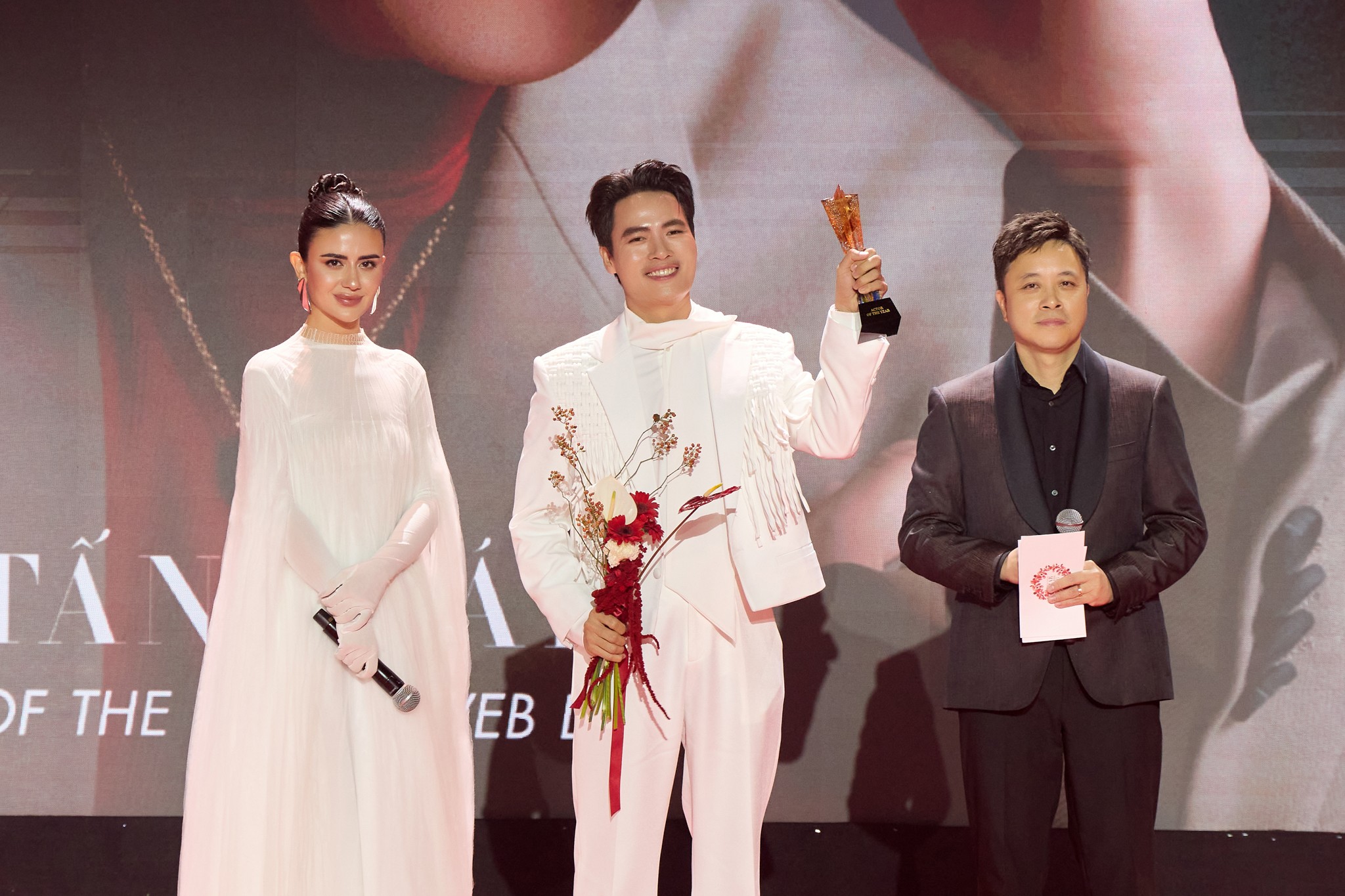 Các nghệ sĩ thuộc DatVietVAC và Vũ trụ 'Say Hi' chinh phục chiến thắng nhiều hạng mục tại Harper's Bazaar Star Awards