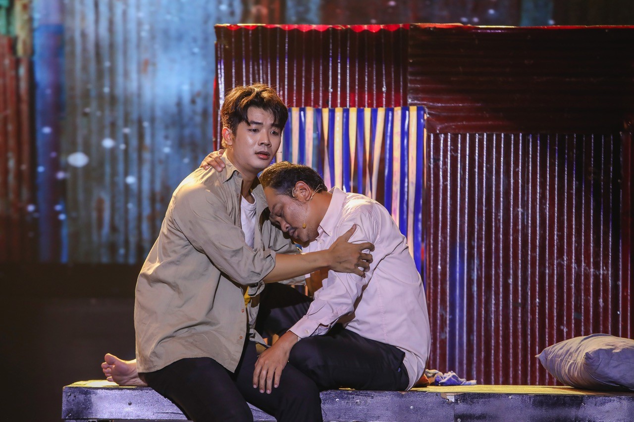 Danh ca Phương Dung ấn tượng với sự tiến bộ của Kiều Hằng tại sân khấu 'Tình Bolero 2025'