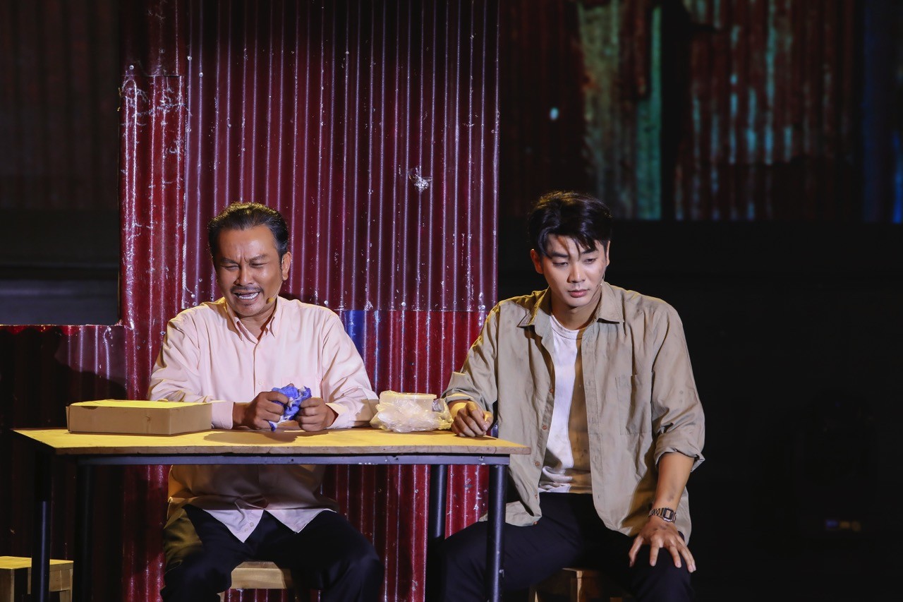 Danh ca Phương Dung ấn tượng với sự tiến bộ của Kiều Hằng tại sân khấu 'Tình Bolero 2025'