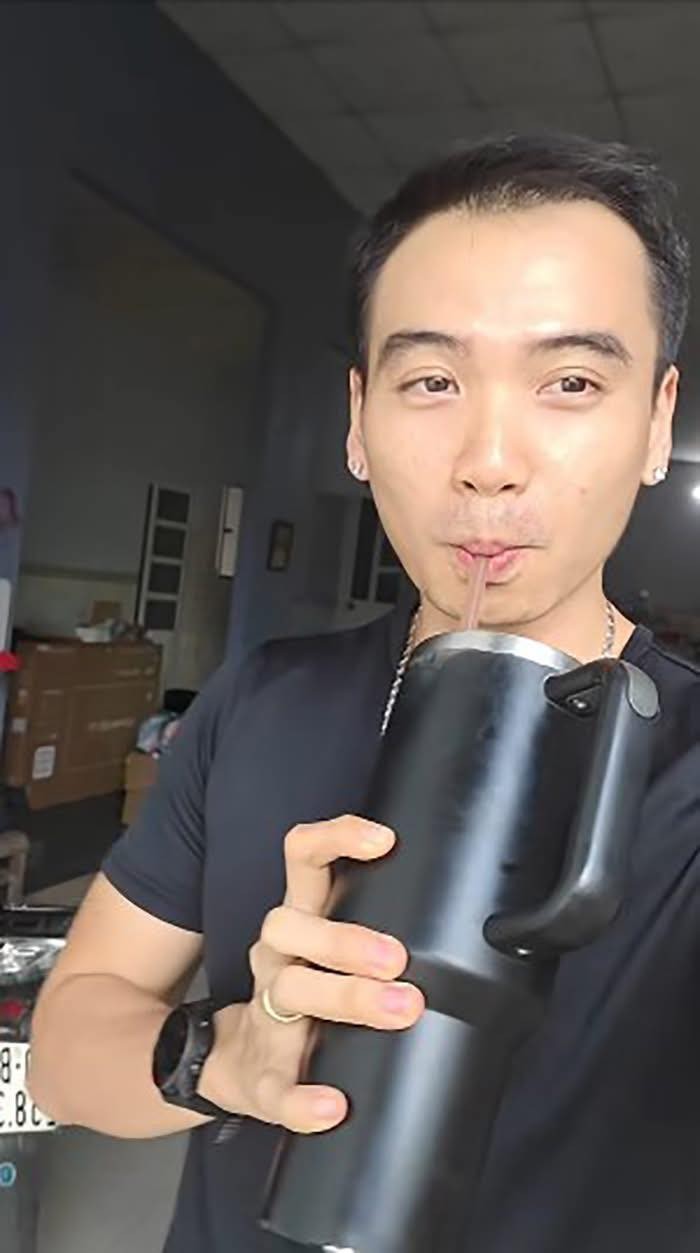 Chồng Hoa hậu H'Hen Niê pha cà phê bằng sữa vợ gây 'bão' mạng xã hội Chồng Hoa hậu H'Hen Niê pha cà phê bằng sữa vợ gây 'bão' mạng xã hội