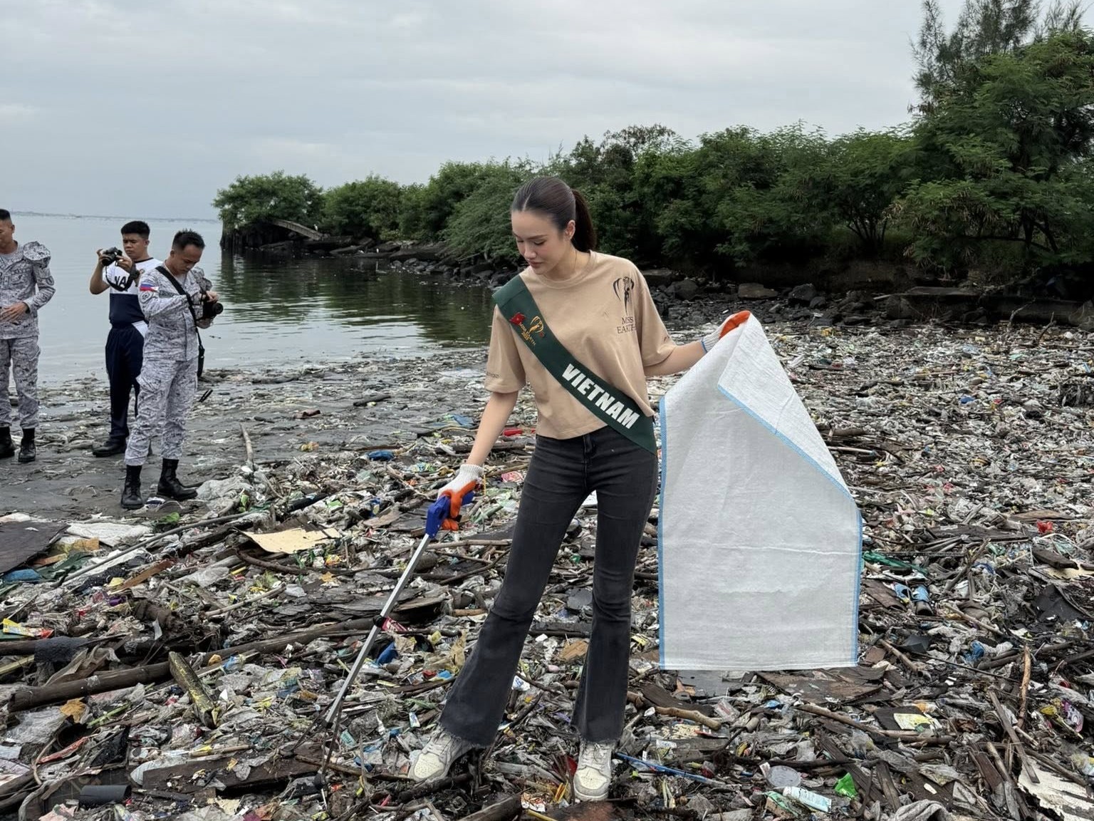 Trịnh Mỹ Anh năng động, thân thiện trong hoạt động vì môi trường