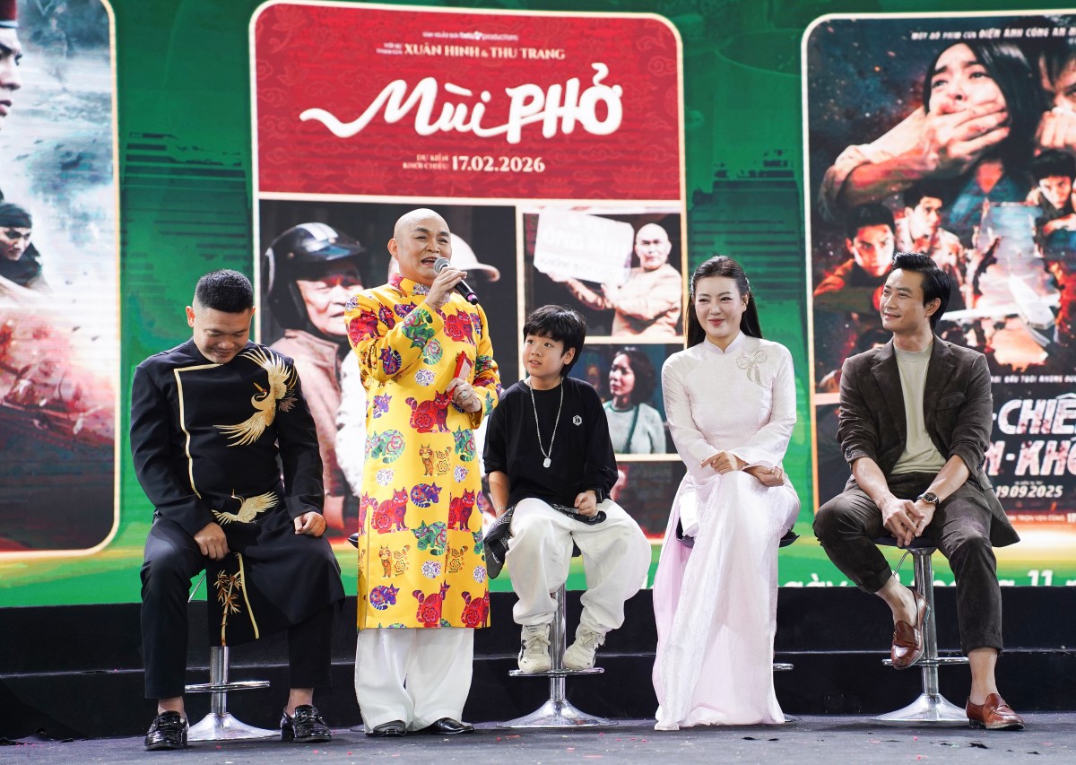 Nghệ sĩ Xuân Hinh 'xin vía' doanh thu trăm tỷ của 'Mưa đỏ' trong lần đầu đóng phim điện ảnh