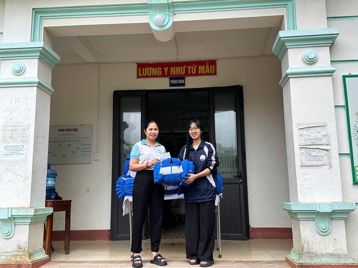 'Mái nhà hy vọng' mang yêu thương đến bà con vùng cao Lào Cai