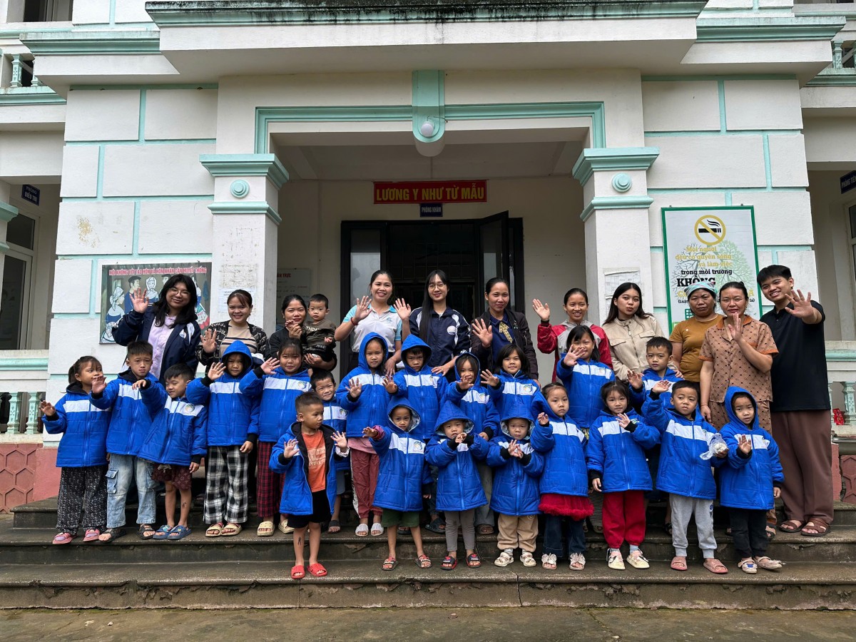 'Mái nhà hy vọng' mang yêu thương đến bà con vùng cao Lào Cai