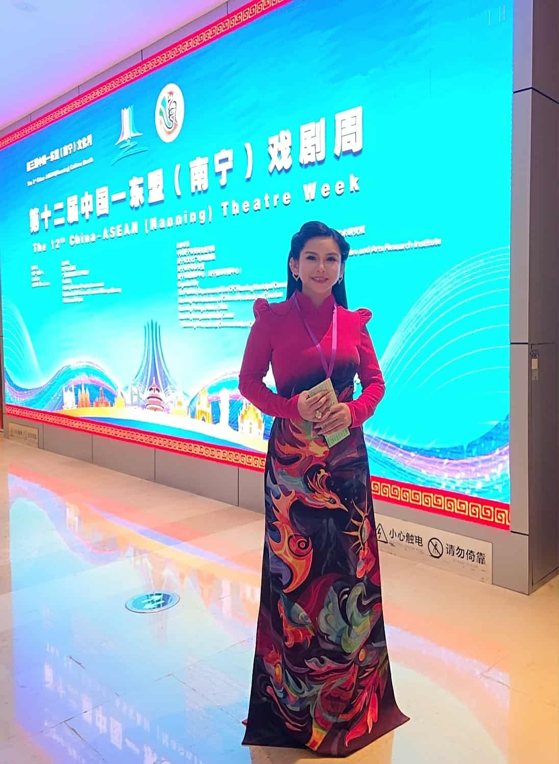 Thầy trò Bình Tinh cùng 4 chiếc Huy chương vàng quốc tế cho cải lương 'Nhật thực'