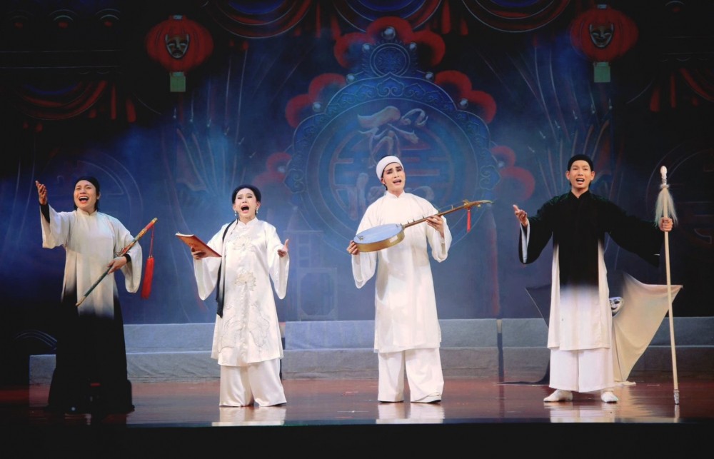 Thầy trò Bình Tinh cùng 4 chiếc Huy chương vàng quốc tế cho cải lương 'Nhật thực'