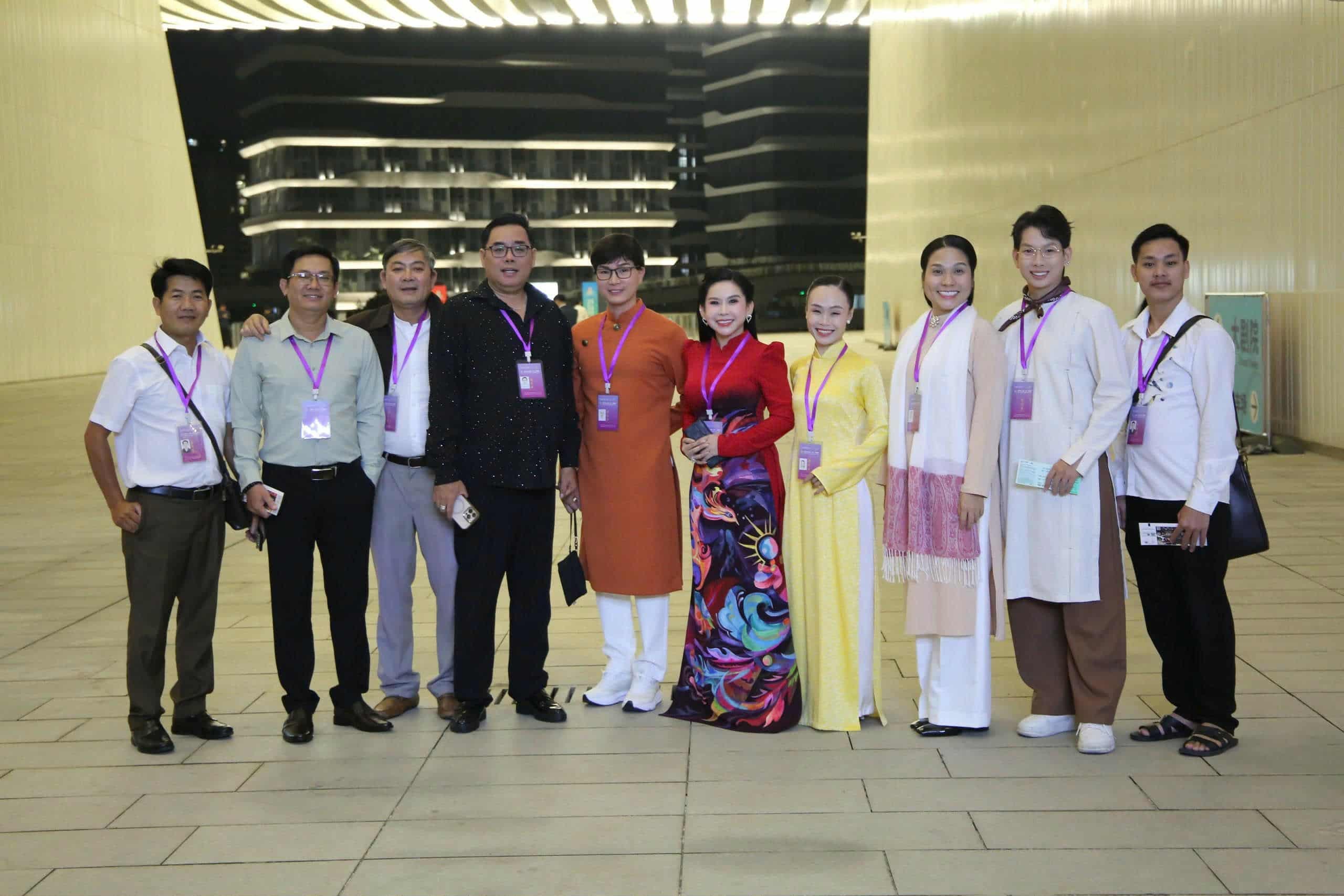 Thầy trò Bình Tinh cùng 4 chiếc Huy chương vàng quốc tế cho cải lương 'Nhật thực'