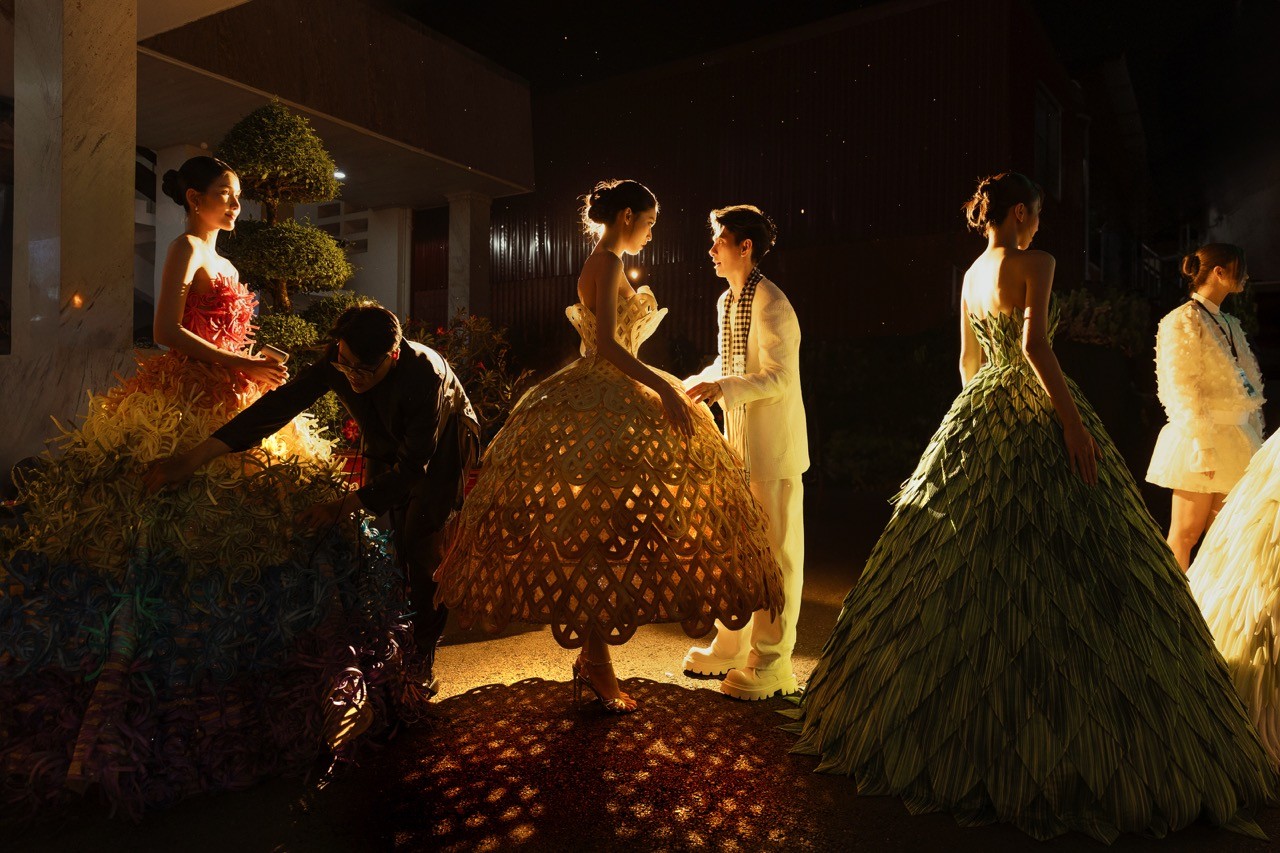 Nguyễn Minh Công và 'Miệt Cù Lao': Từ thảm đỏ hoành tráng đến triển lãm thu hút 10.000 lượt khách