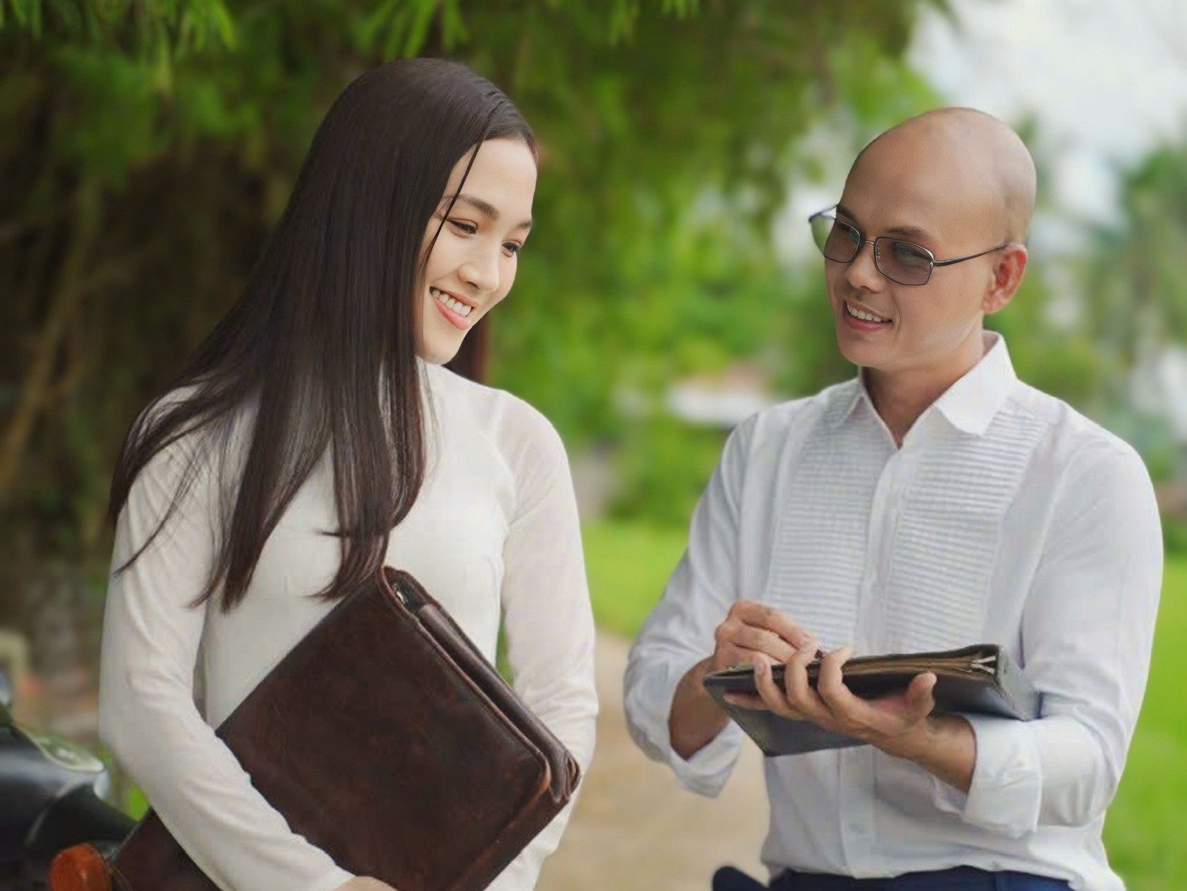 Phan Đinh Tùng cùng bà xã tái hiện miền ký ức ngọt ngào trong MV mới