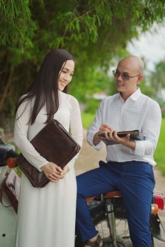 Phan Đinh Tùng cùng bà xã tái hiện miền ký ức ngọt ngào trong MV mới