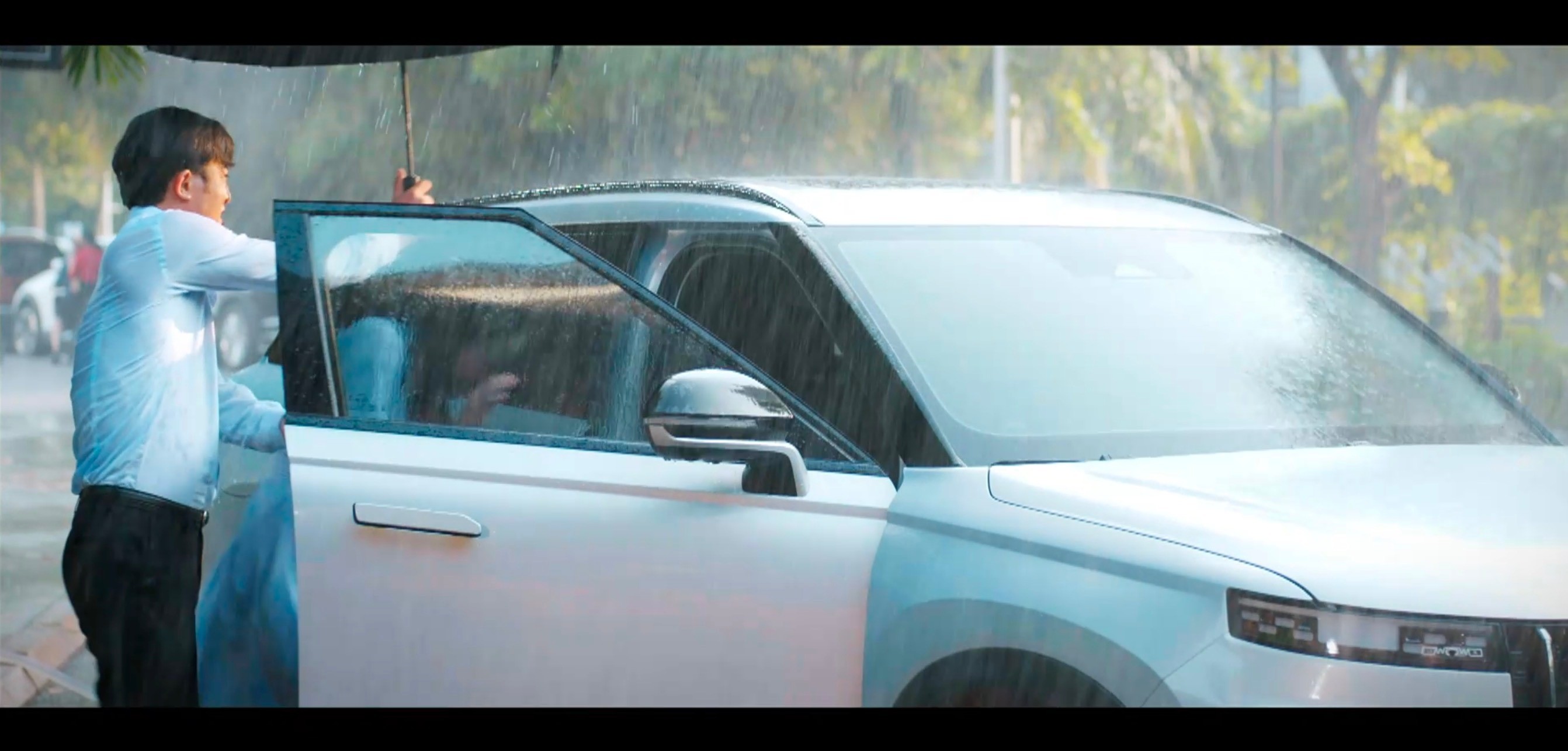 'Gió ngang khoảng trời xanh' nóng lại nhờ Lan Phương: Nữ diễn viên bị 'ghét lây' vì vai diễn