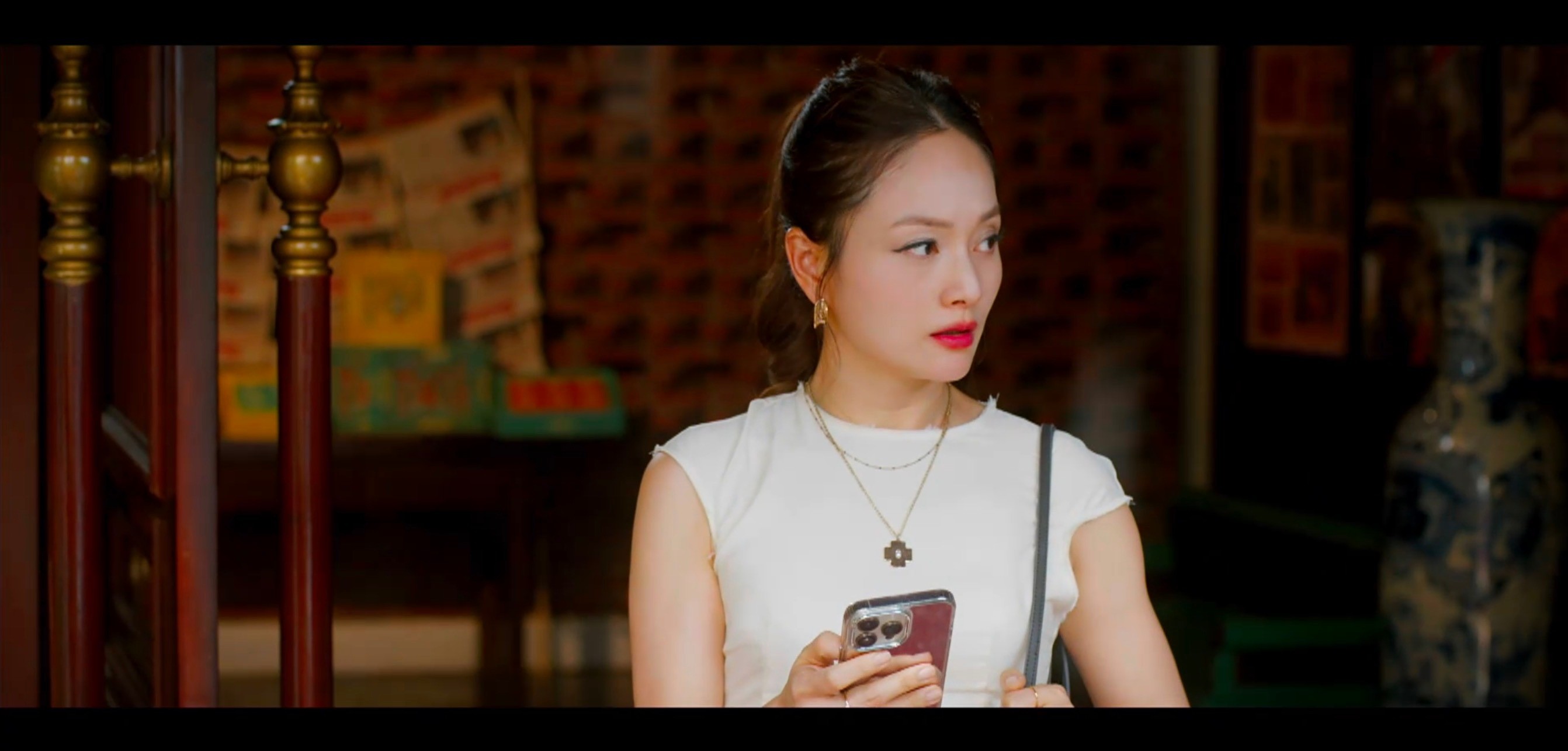 'Gió ngang khoảng trời xanh' nóng lại nhờ Lan Phương: Nữ diễn viên bị 'ghét lây' vì vai diễn