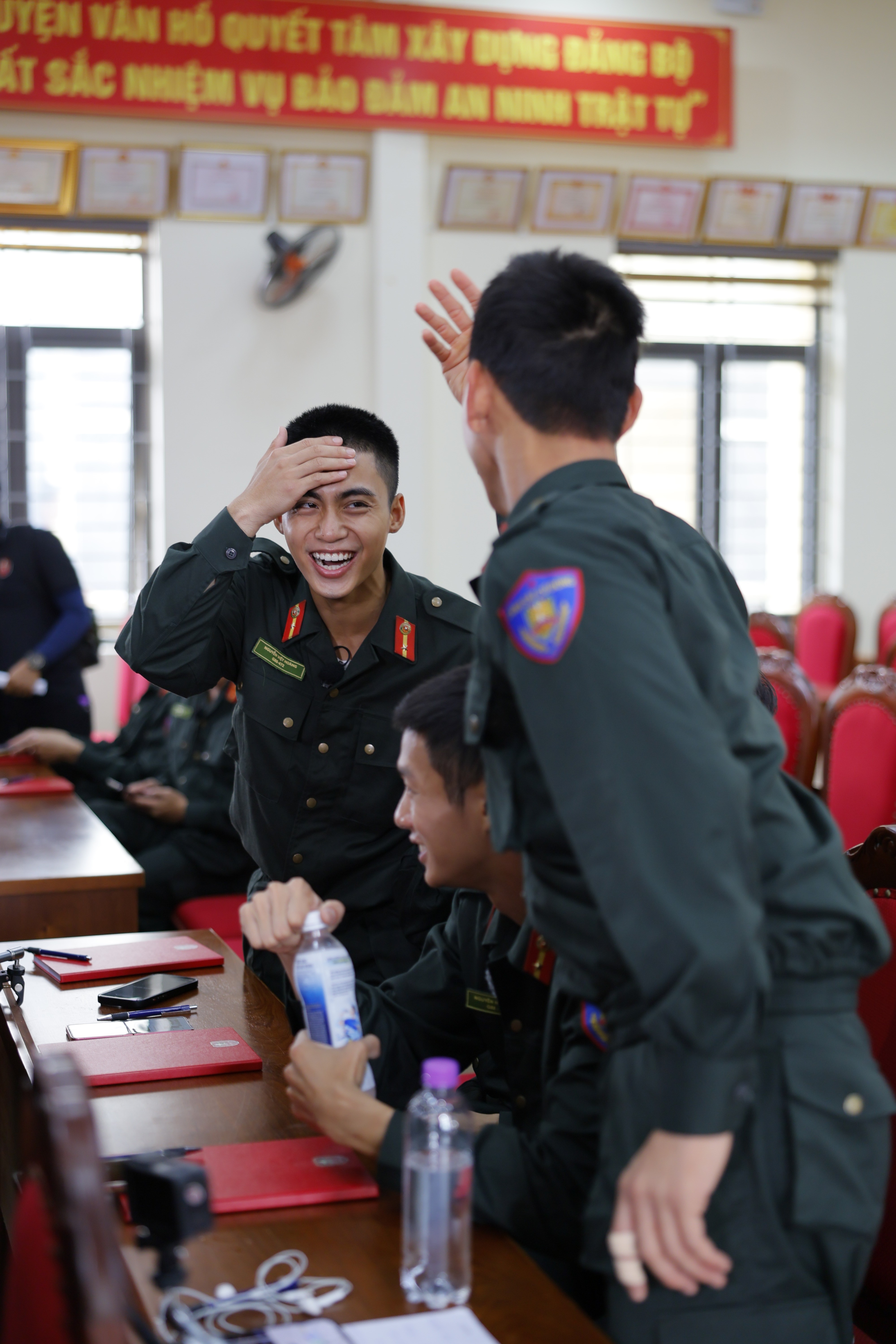 Mono khép lại hành trình 3 tháng quả cảm: Từ sợ hãi đến bản lĩnh người chiến sĩ