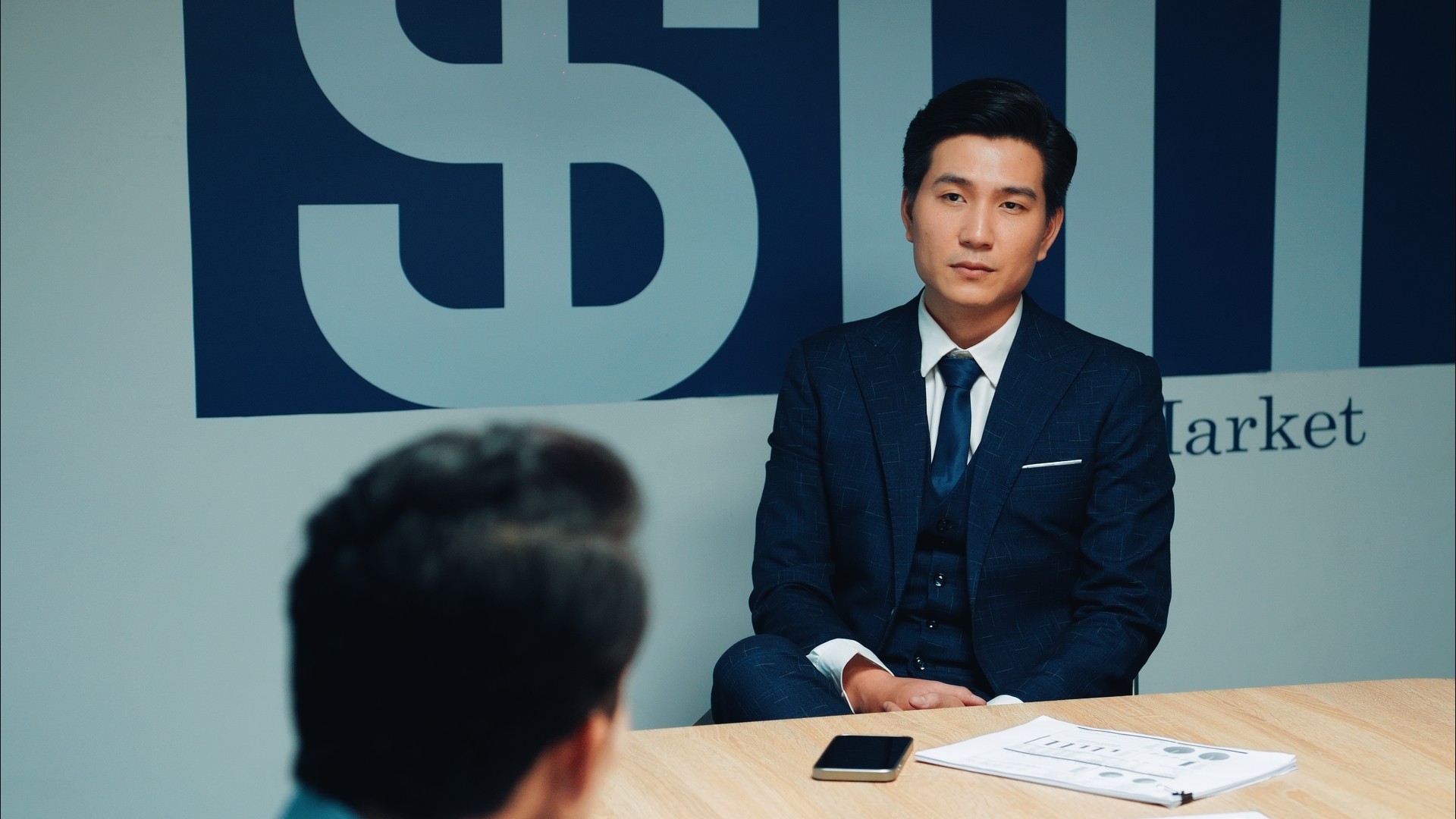 Lý do đạo diễn Oscar Dương chọn Liên Bỉnh Phát và Tam Triều Dâng cho phim 'Bẫy tiền'?