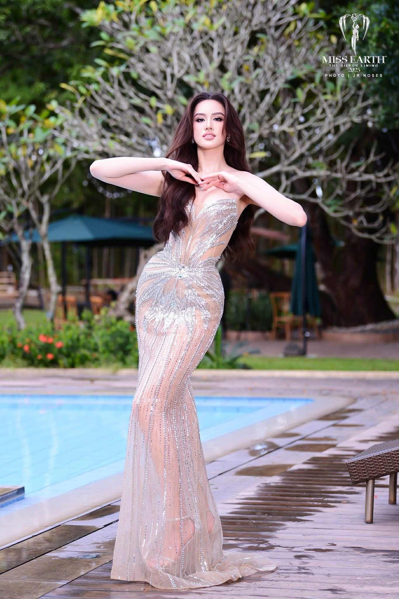 Á hậu Trịnh Mỹ Anh rực rỡ trước thềm chung kết 'Miss Earth 2025'