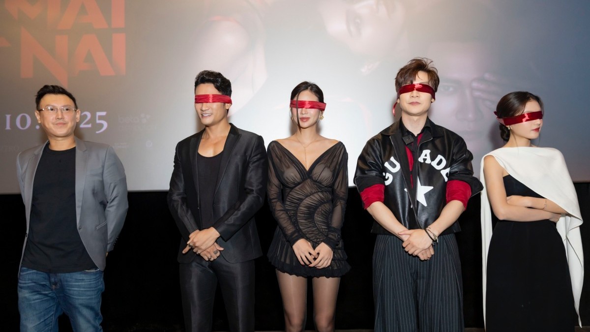 ‘Bịt mắt bắt nai’ nhận loạt lời chê, đạo diễn Hoàng Thơ phản ứng như thế nào?