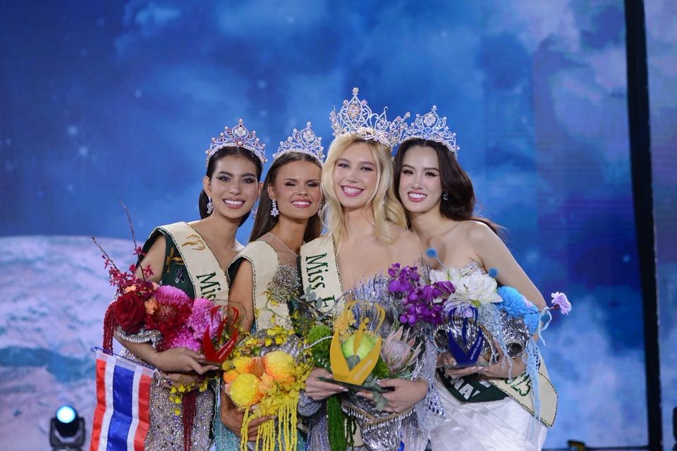 Trịnh Mỹ Anh đạt danh hiệu Miss Earth Water tại "Miss Earth 2025"