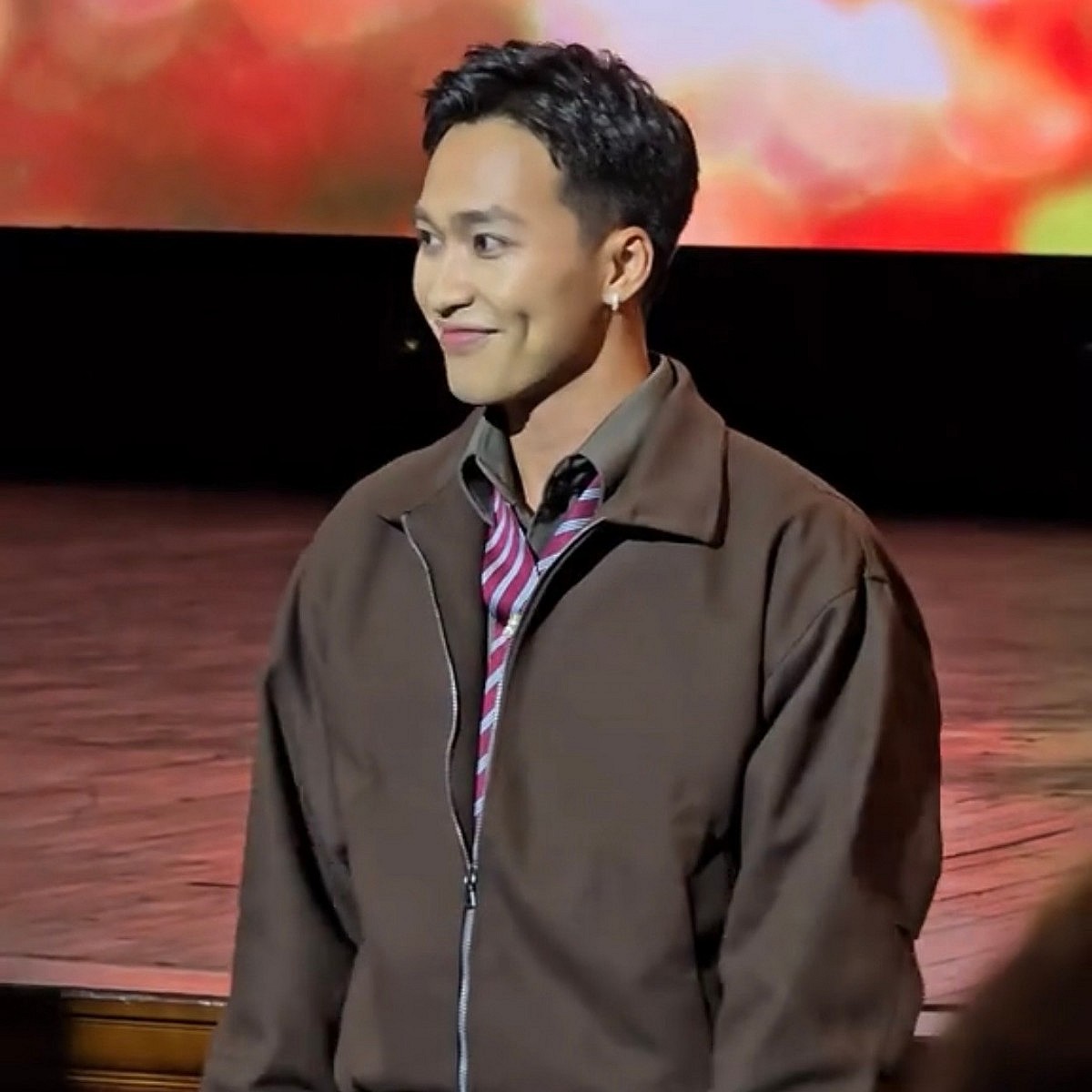 Lâm Thanh Nhã lên tiếng sau fan meeting: 'Tôi khóc vì tình cảm, không phải vì vé ế'