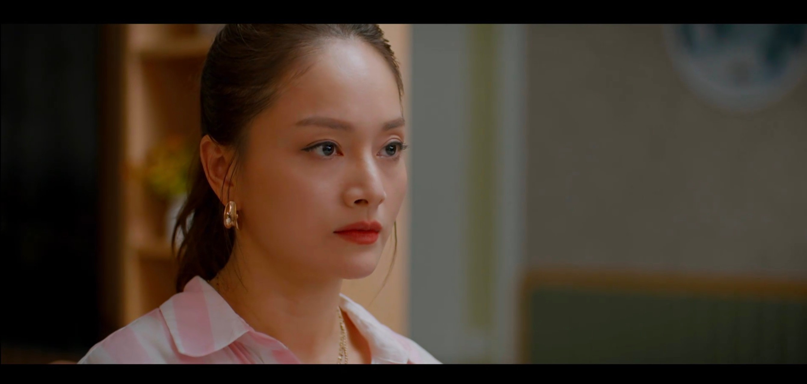 Phân cảnh Phương Oanh dạy dỗ tiểu tam trong 'Gió ngang khoảng trời xanh' nhận 'cơn mưa' lời khen