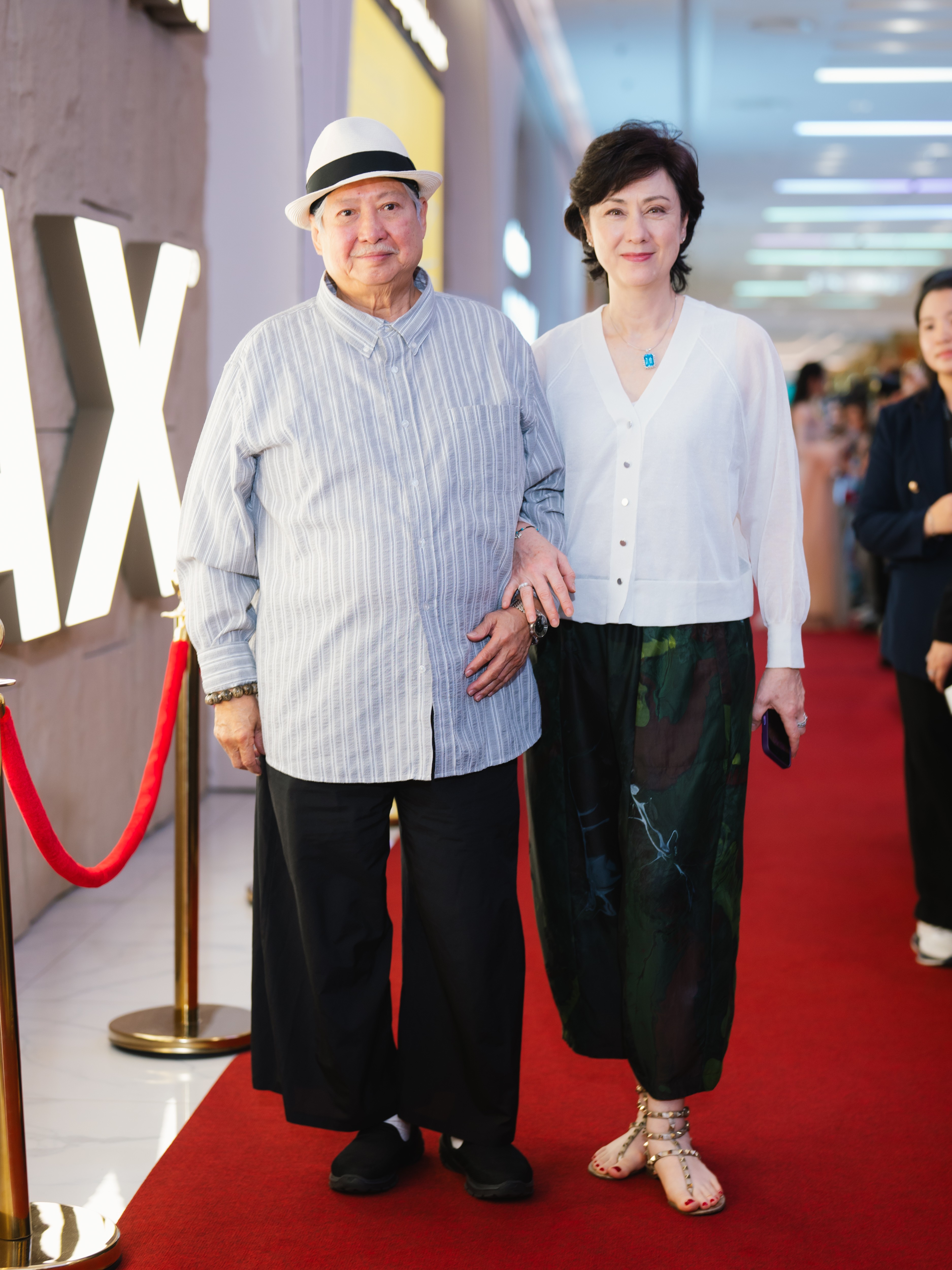 Đông đảo nghệ sĩ hội tụ thảm đỏ sự kiện Gala điện ảnh Hong Kong lần đầu tiên tại Việt Nam