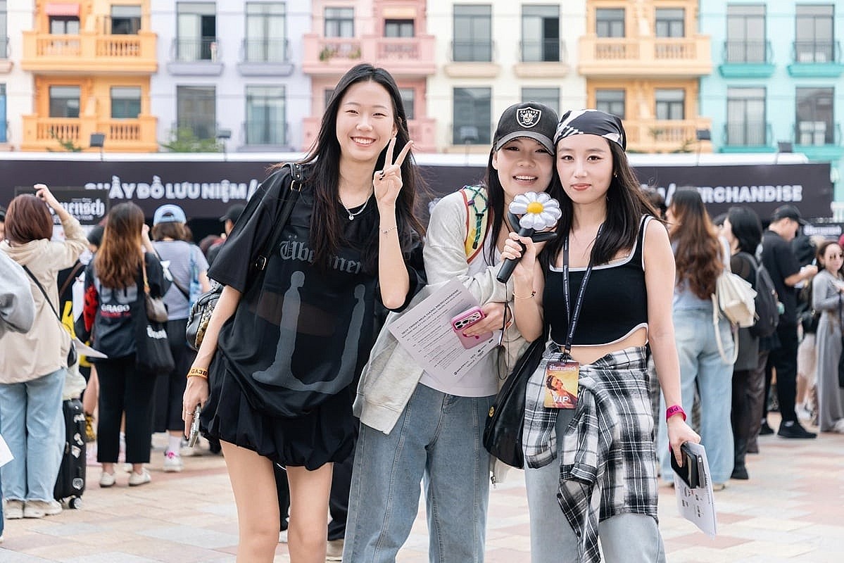 G-Dragon bùng nổ trong đêm đầu tiên của cocert tại Hà Nội, Fan Việt sẵn sàng 'cháy' hết mình cho đêm diễn thứ hai