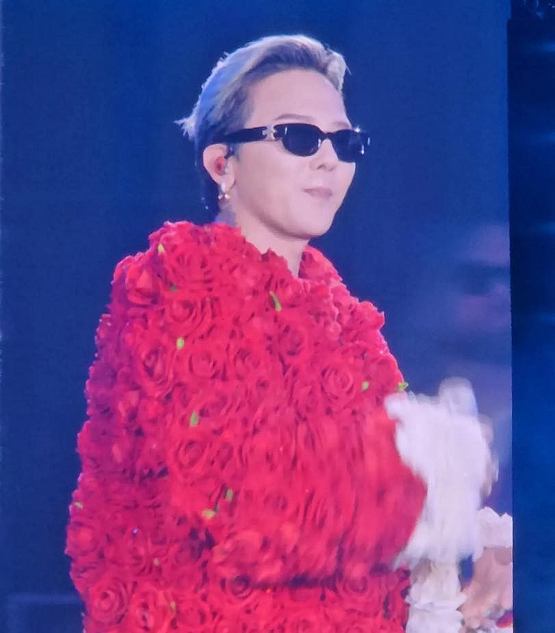 G-Dragon 'đổ bộ' Việt Nam: Loạt khoảnh khắc 'vô cùng đáng yêu'