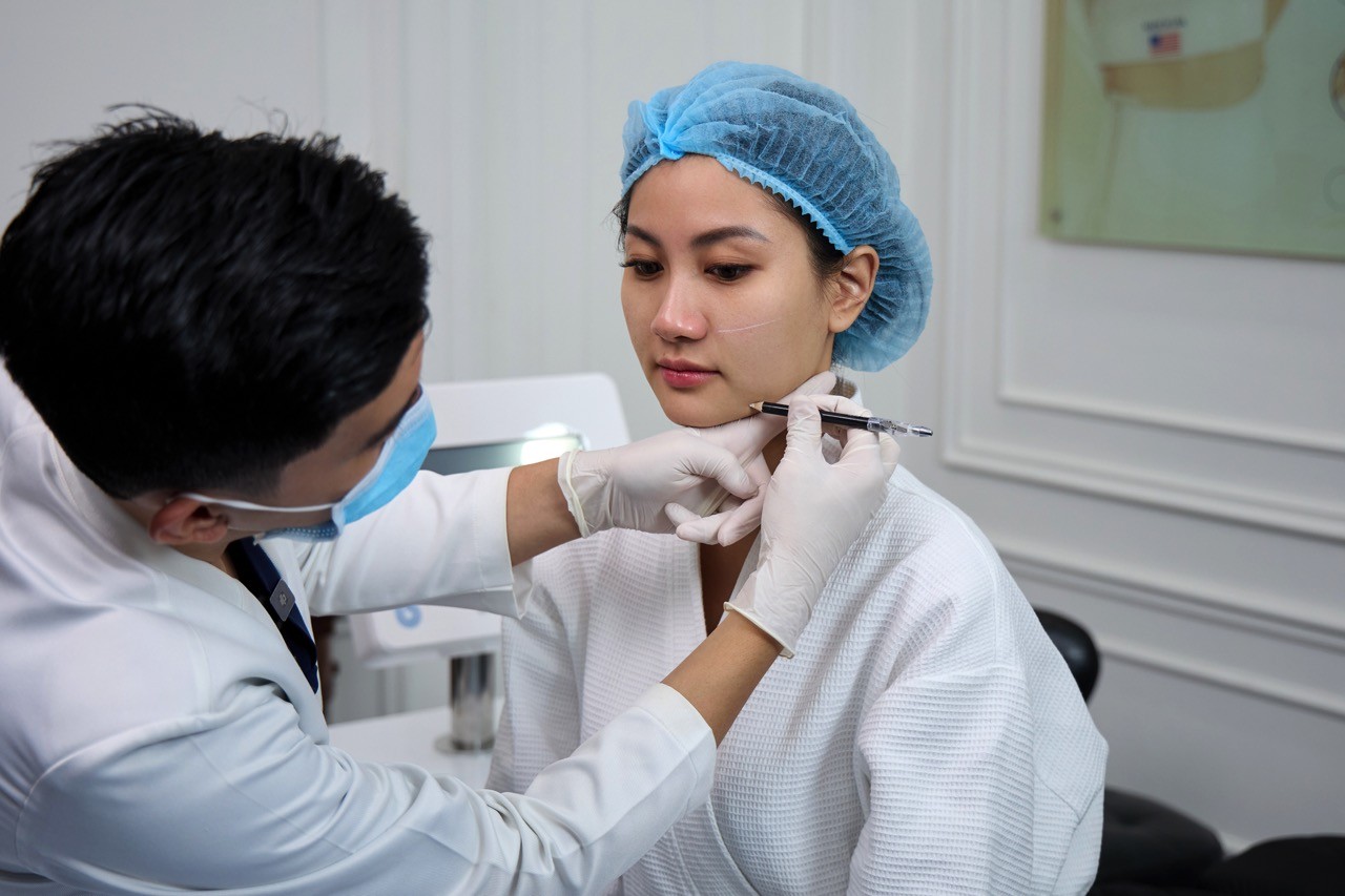 Hoa hậu Ngọc Châu thẳng thắn góp ý về dự án cộng đồng của Phương Linh trước giờ G