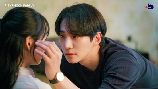 Phim của Lee Jun Ho bị chê dữ dội dù đạt Top 1 rating