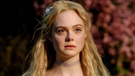 Nữ chính phim 'Predator: Badland' được ví như 'công chúa Hollywood', 'nữ hoàng thảm đỏ'