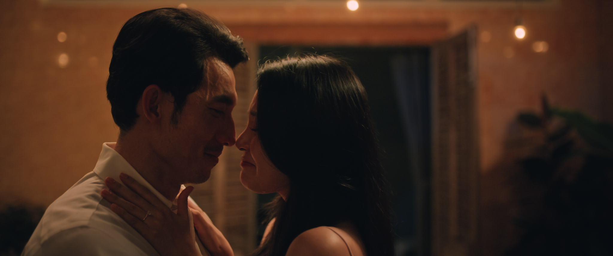 'Bẫy tiền' hé lộ cách thức lừa đảo tiền tỷ qua điện thoại - 'Mồ chôn sống' của những kẻ tham gia?