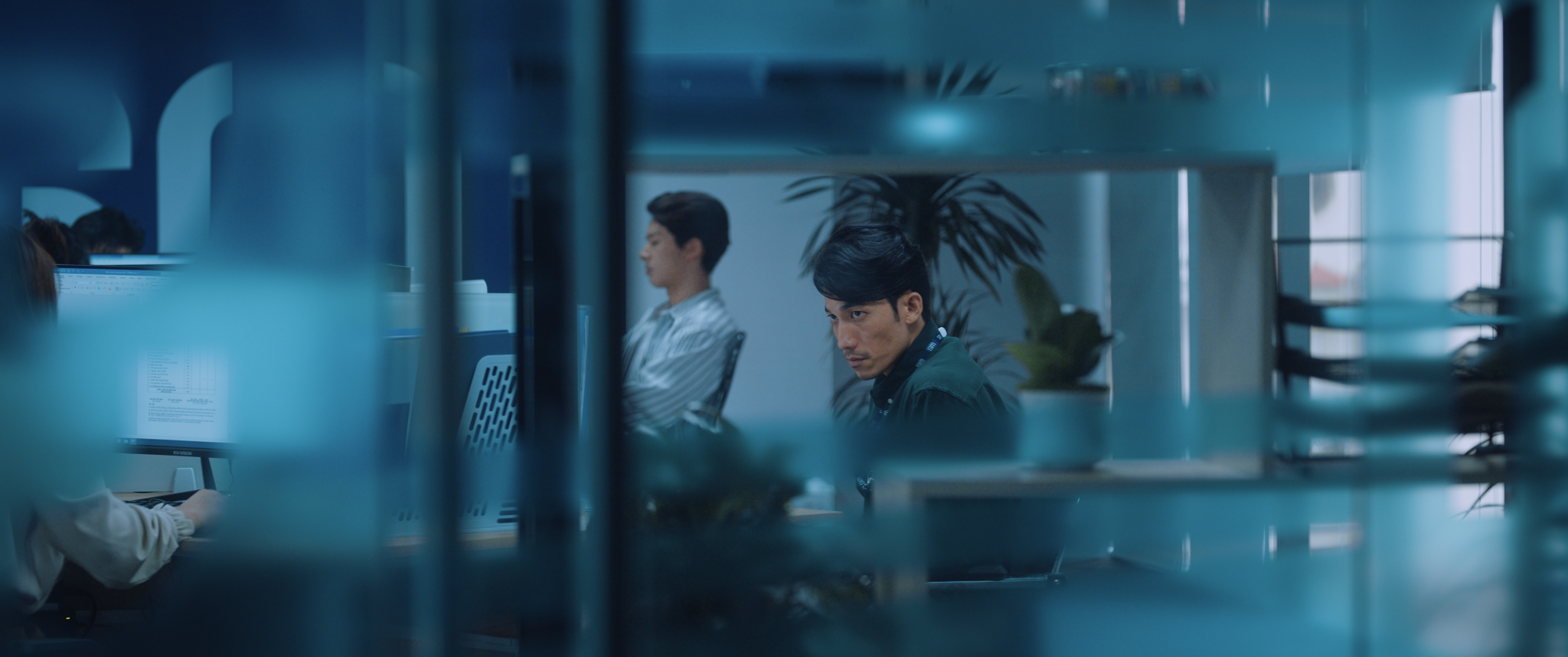 'Bẫy tiền' hé lộ cách thức lừa đảo tiền tỷ qua điện thoại - 'Mồ chôn sống' của những kẻ tham gia?