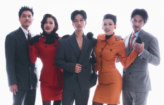 Trần Nghĩa - Trùm cuối của 'Trái tim què quặt' cùng Quách Ngọc Ngoan, Việt Hưng xuất hiện cực chất trong bộ ảnh mới với hai mỹ nhân