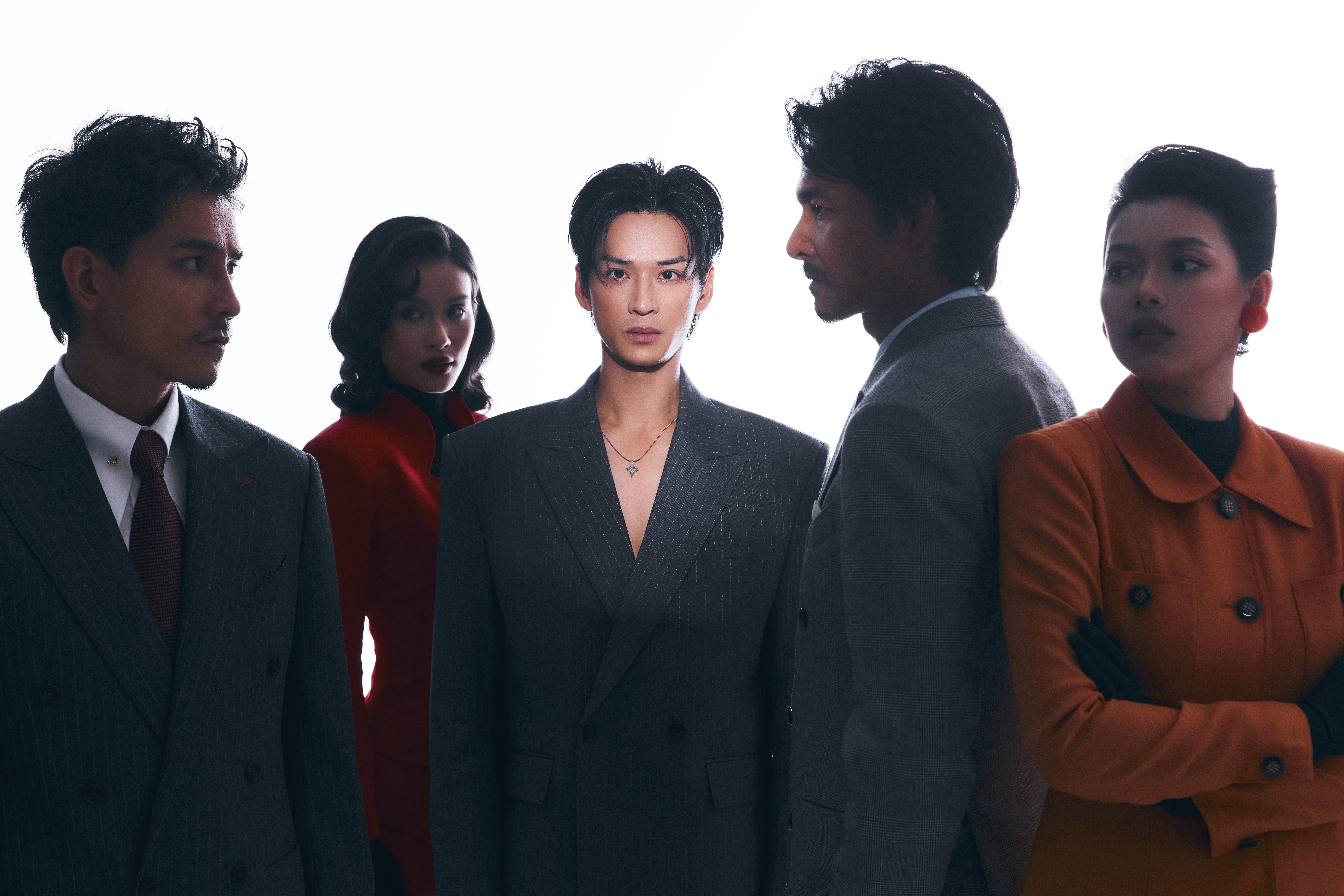 Trần Nghĩa - Trùm cuối của 'Trái tim què quặt' cùng Quách Ngọc Ngoan, Việt Hưng xuất hiện cực chất trong bộ ảnh mới với hai mỹ nhân