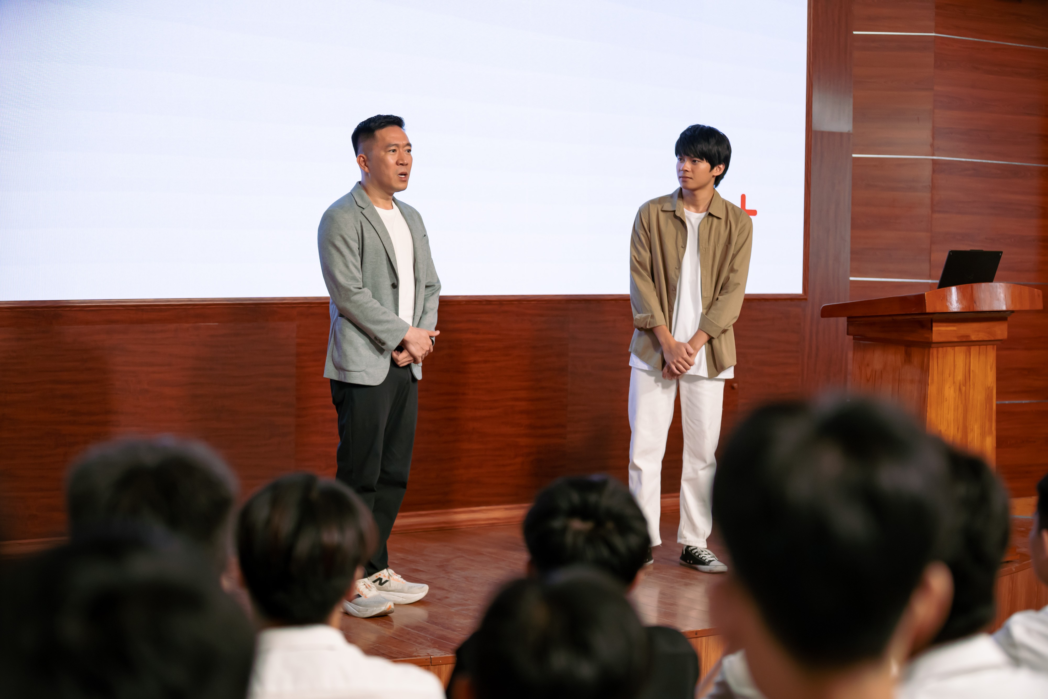 Phim 'Bà đừng buồn con' đổi tên thành 'Thế hệ kỳ tích'