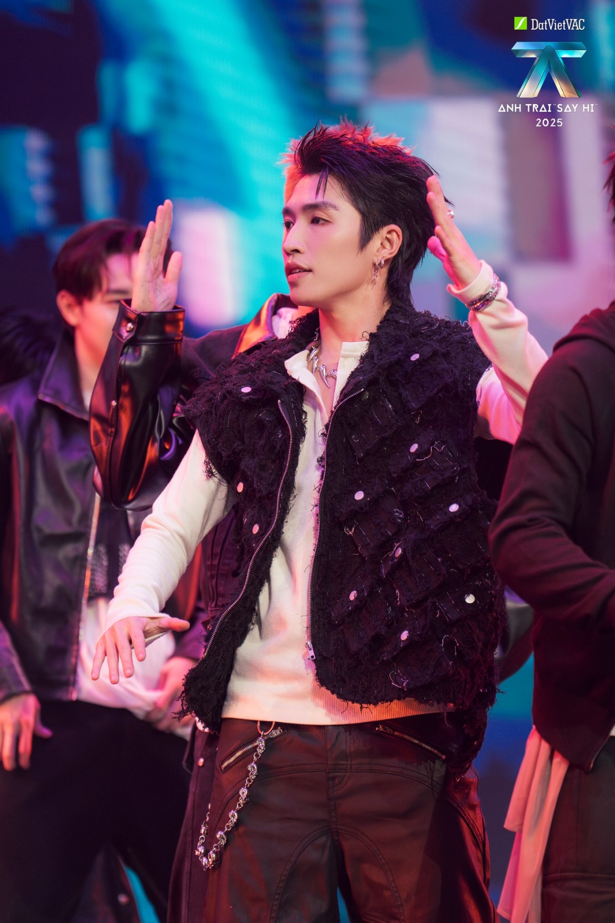 Cody Nam Võ chiếm spotlight tại 'Anh Trai Say Hi', khán giả khen 'như cỗ máy nhảy'