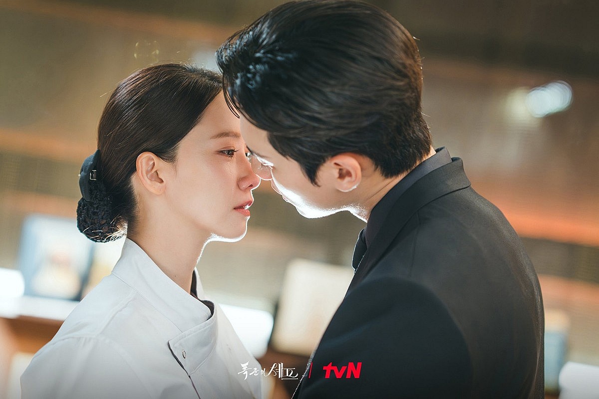 YoonA: Từ ‘Nữ thần K-Pop' đến một trong những ‘Idol - Diễn viên’ thành công nhất lịch sử