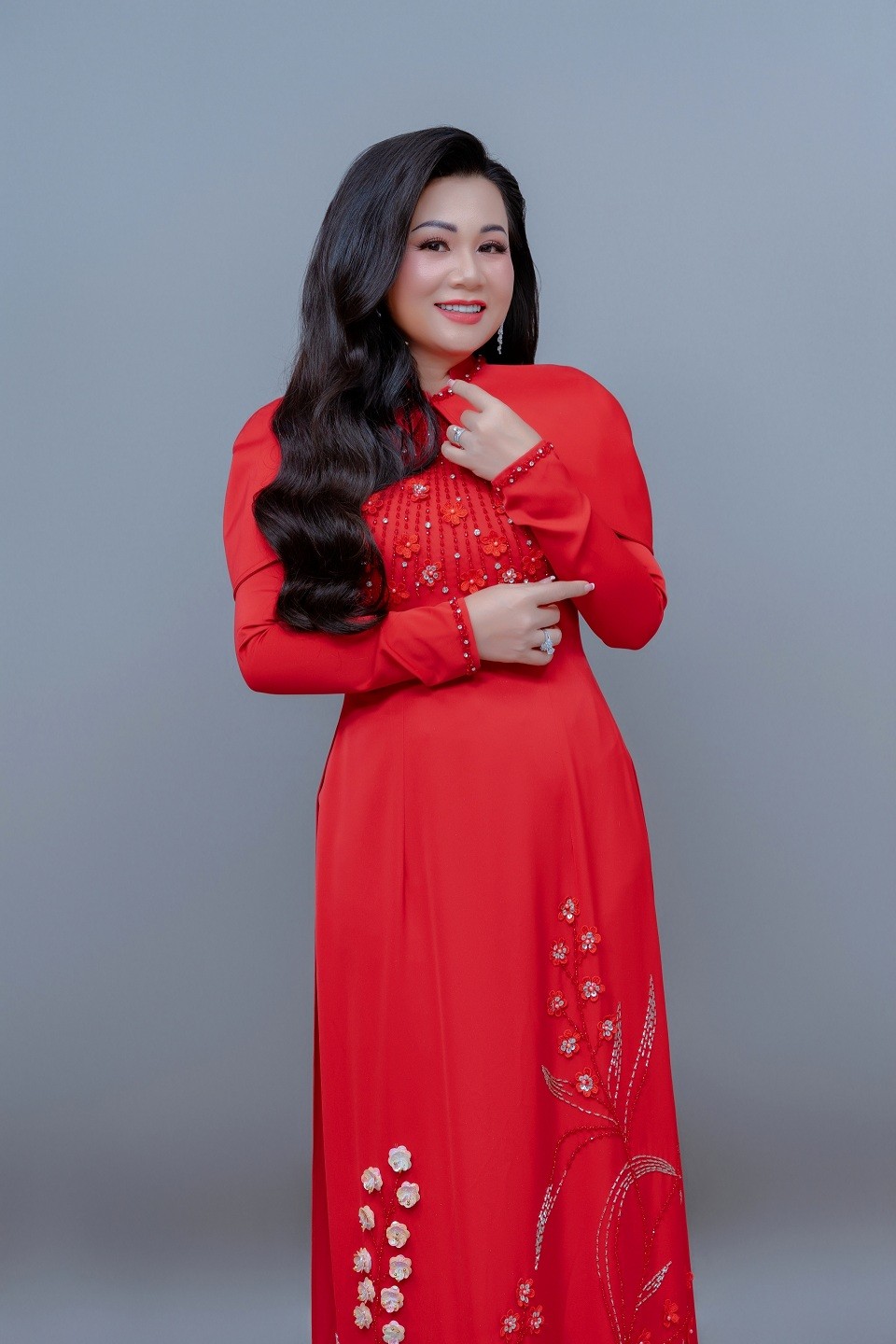 Giọng ca bolero Dương Hồng Loan tiết lộ chuyện học Luật giữa mùa dịch